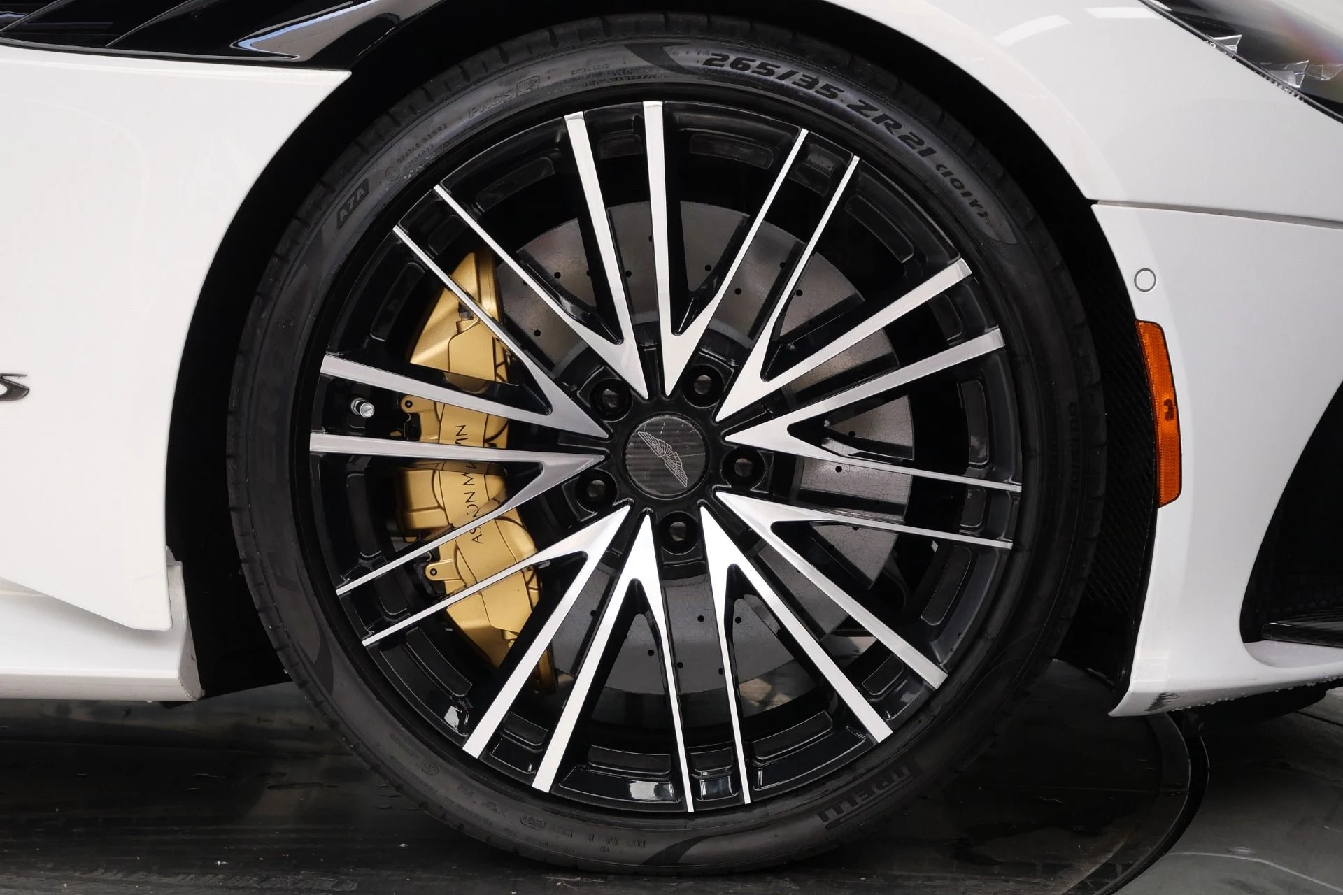 mph037_753965143_Used_2022_Aston_Martin_DBS_Superleggera_Volante_715_Horsepower_Low_Miles_Two_Tone_Interior_1780071319_8af8de217f