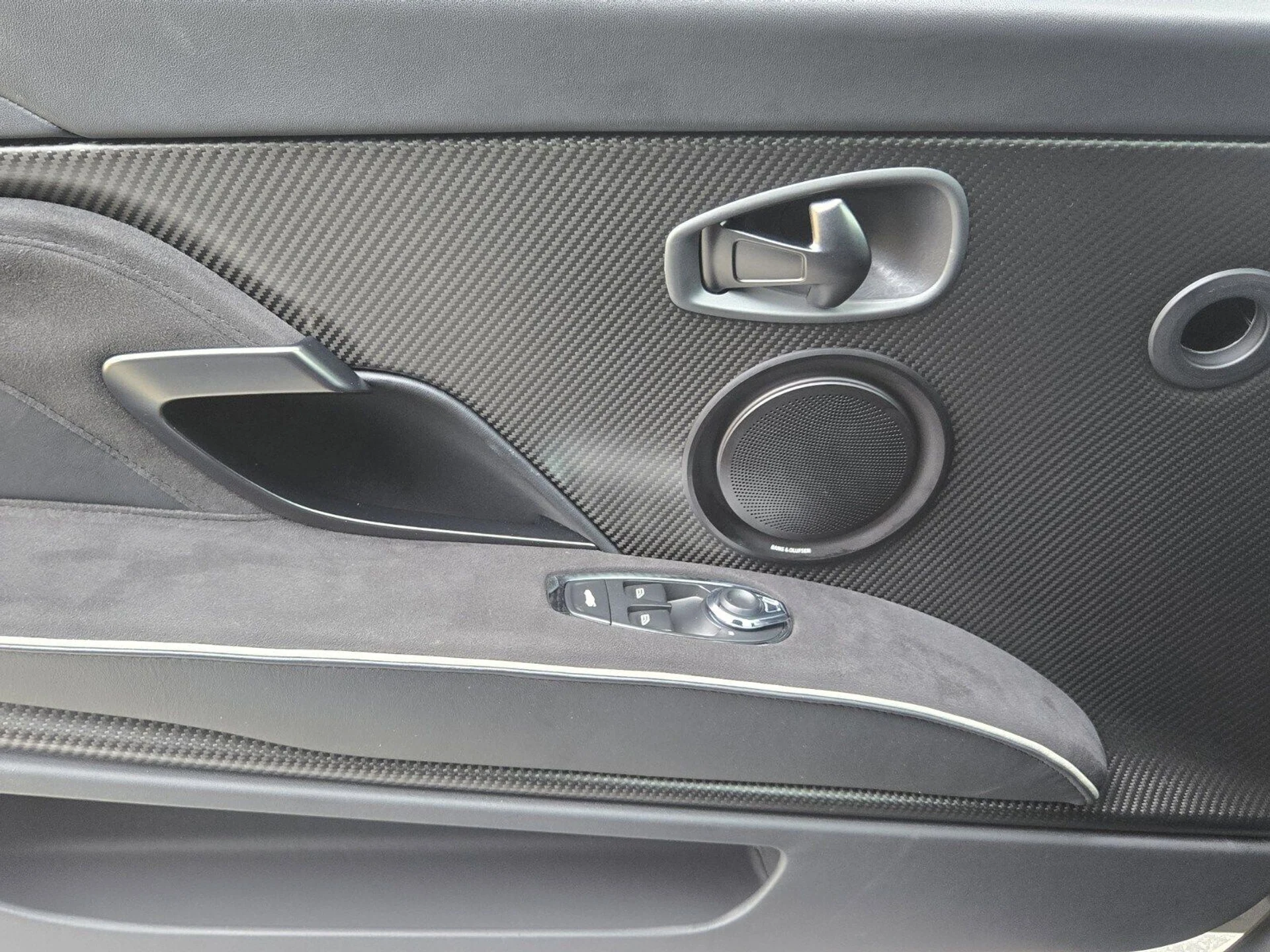 mph037_769613095_e298cf95348e27e569b12c8ca469f94cx_16ef43eff6