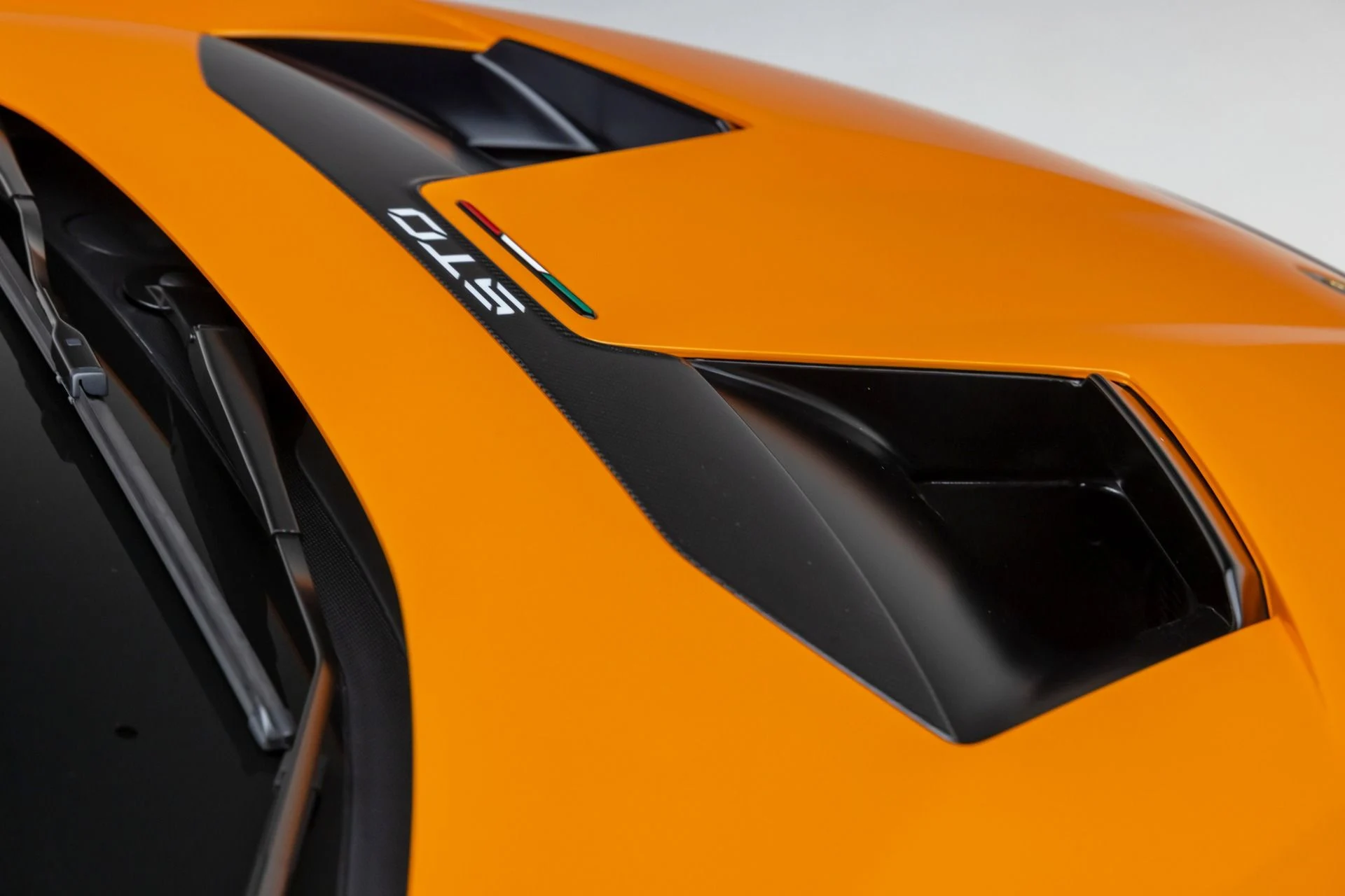 mph037_802395887_13165_p38_l_752215caaa