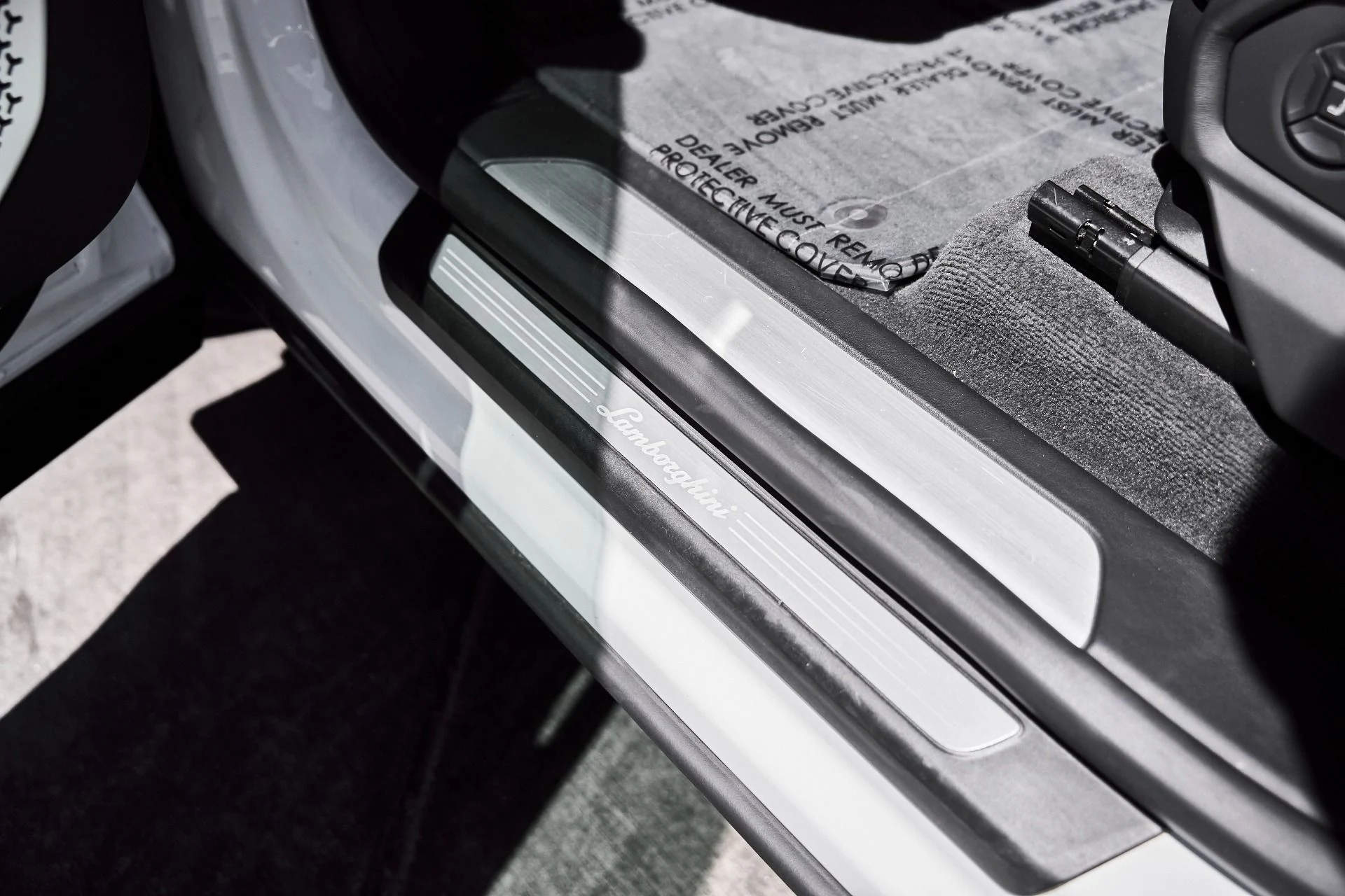 mph037_81261118_Used_2019_Lamborghini_Urus_Base_1776301857_25143a8bb4