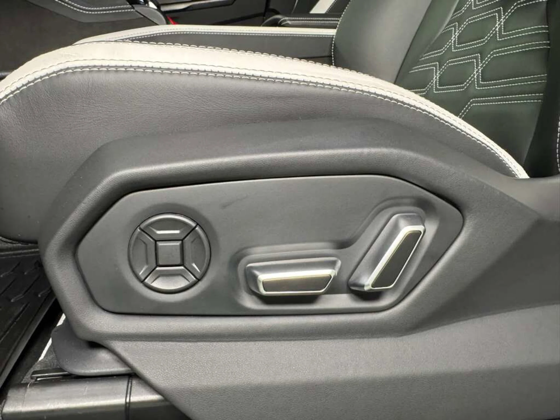 mph037_822106548_124102f871b30be7758e6ca188704d6a_3260d34ae1