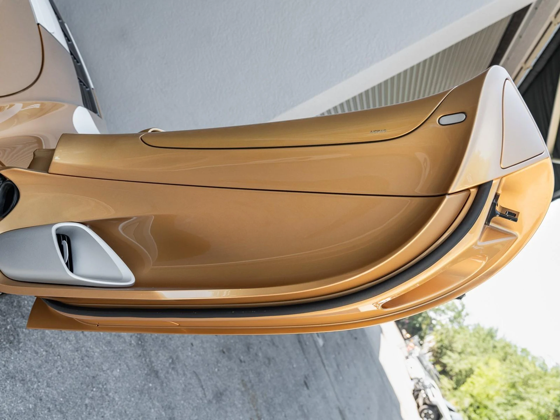 mph037_826319567_Used_2021_Mc_Laren_ELVA_xp2_1713391582_86022a69cd