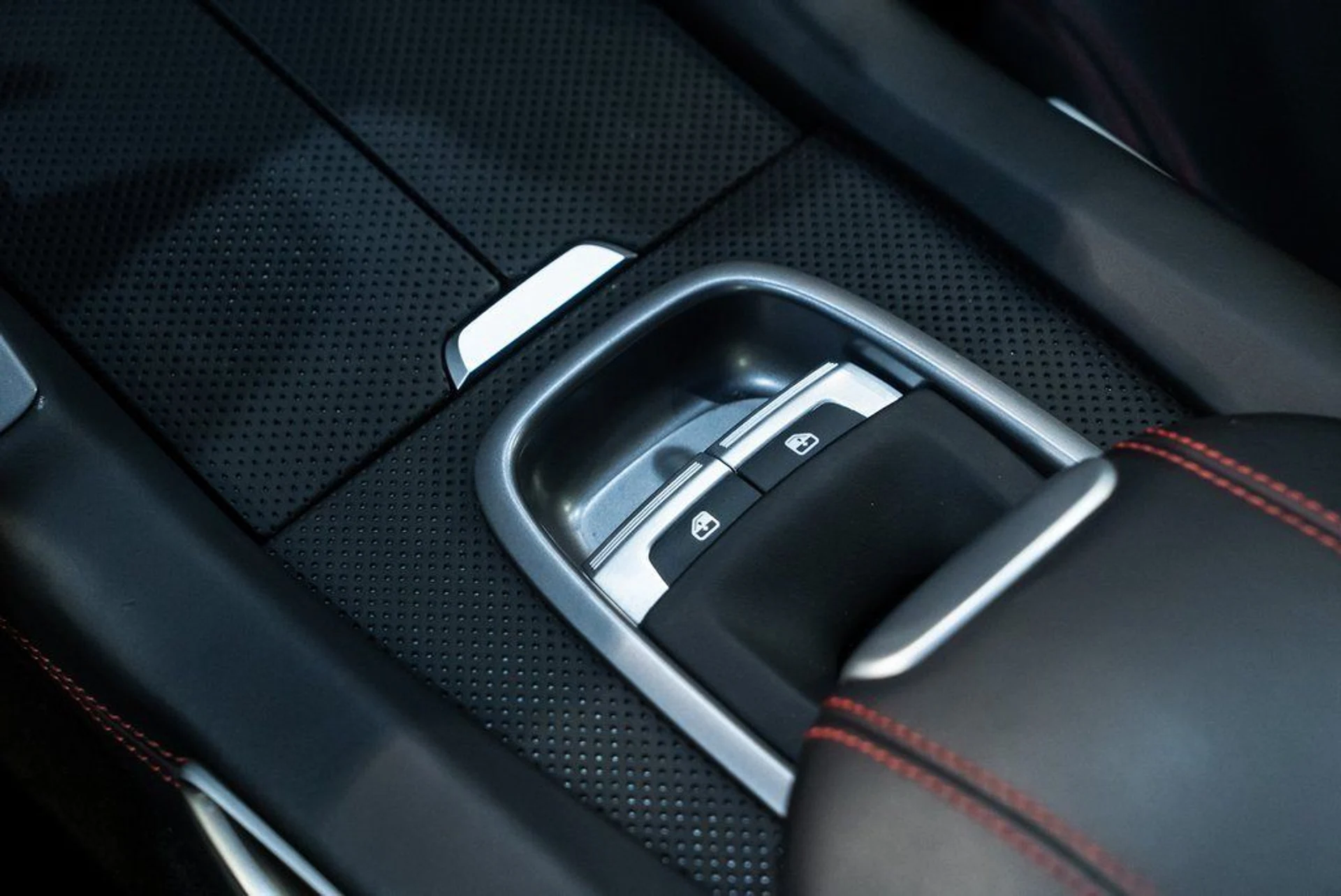 mph037_836945129_66b9b3a704c6bc3c483750a374392e9e_fda40b893a