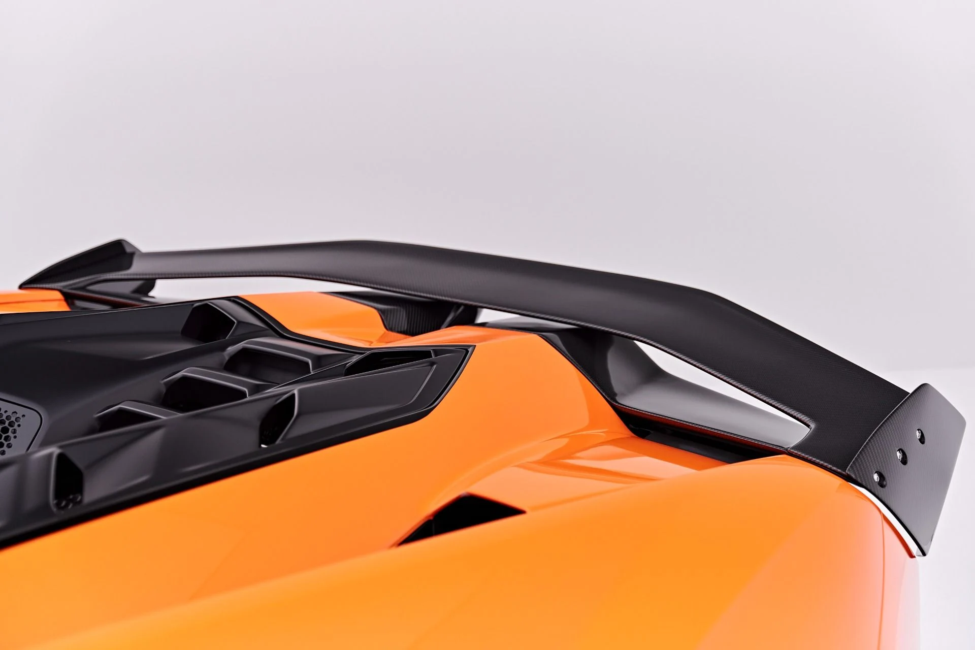 mph037_839477031_Used_2025_Lamborghini_Revuelto_Base_1786151801_4d1b54588a