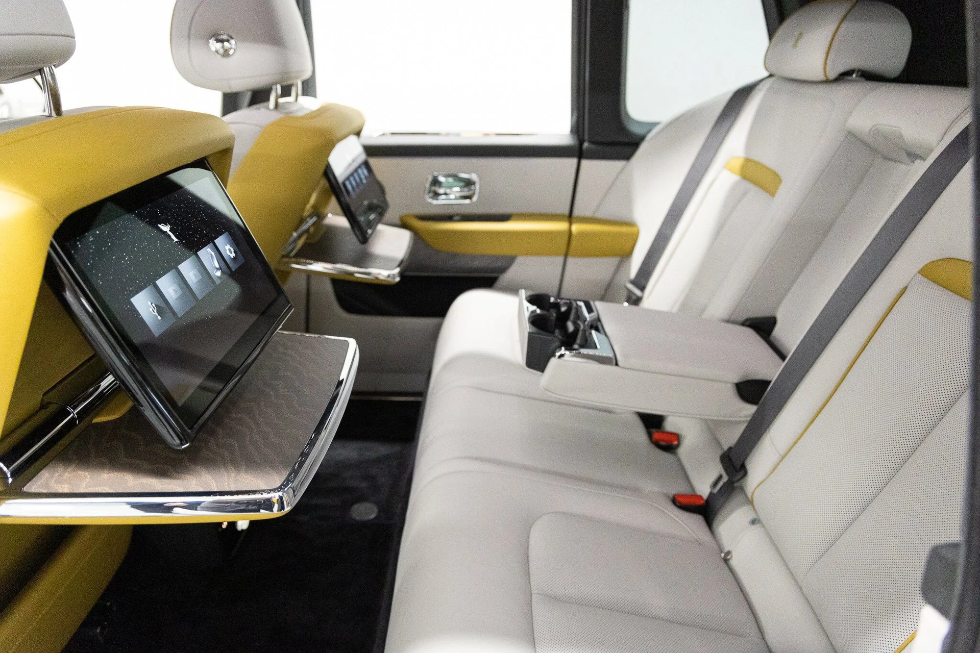 mph037_840569207_6487cd6ee4c7e9c47f8433d2e423d248x_5d9c315e36