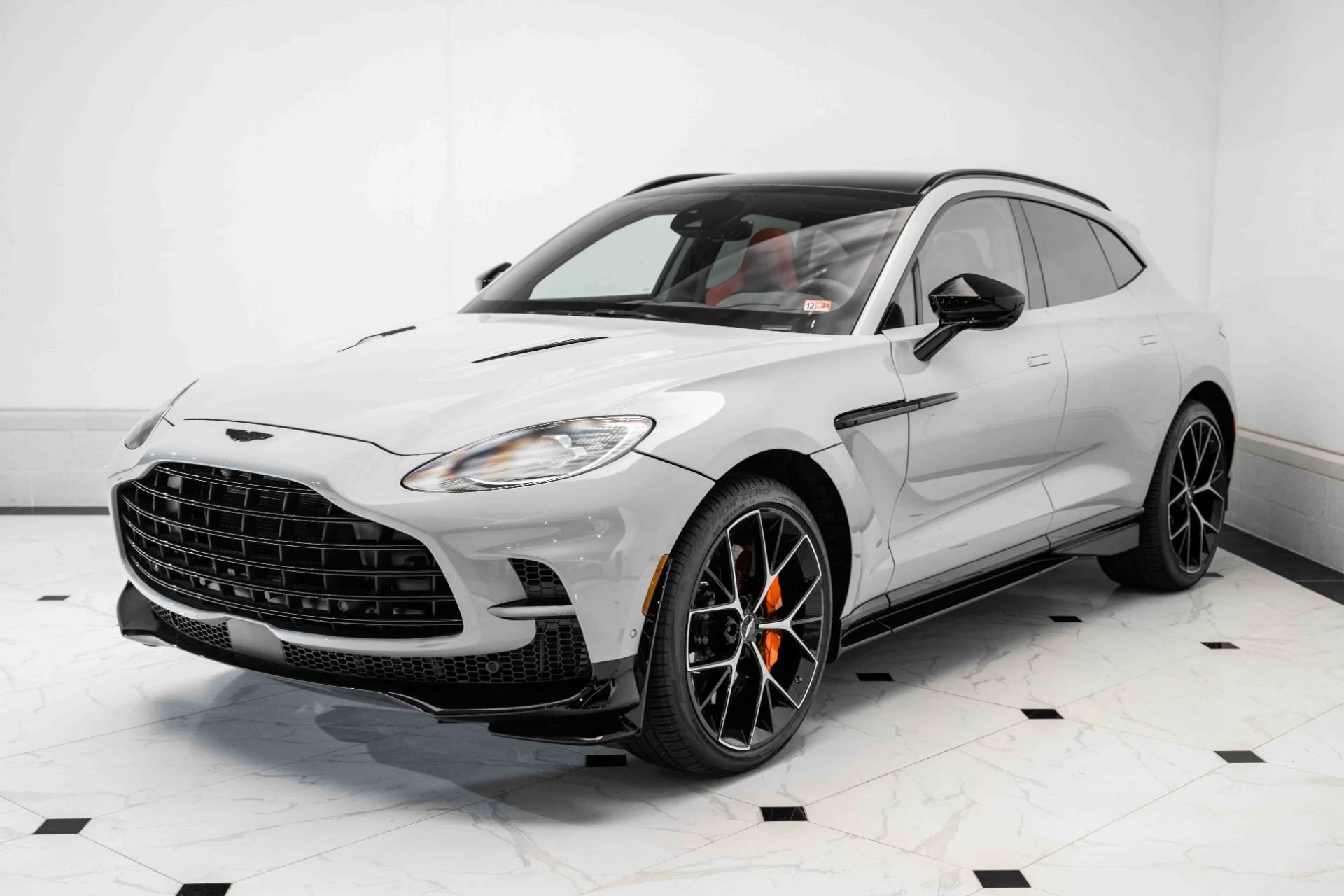 mph037_845463368_Used_2024_Aston_Martin_DBX_707_1701892795_9ad0a65c9c
