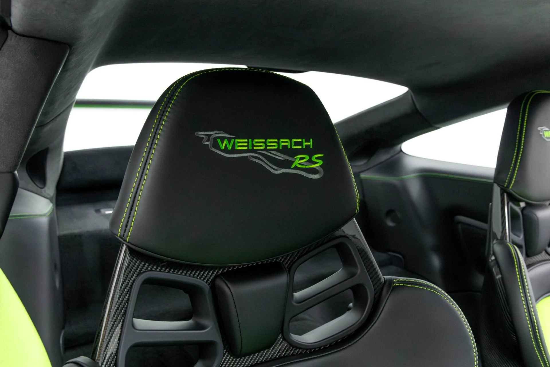 mph037_851842705_Used_2019_Porsche_911_GT_3_RS_1763595287_423c86bcfd