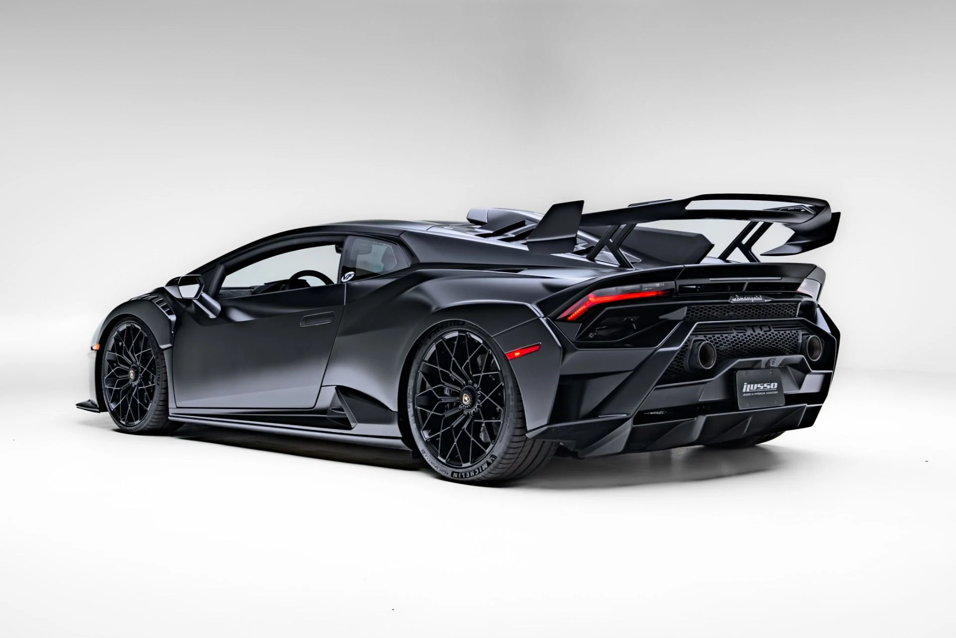 mph037_885783146_Used_2022_Lamborghini_Huracan_STO_1771969691_cd4d07135c