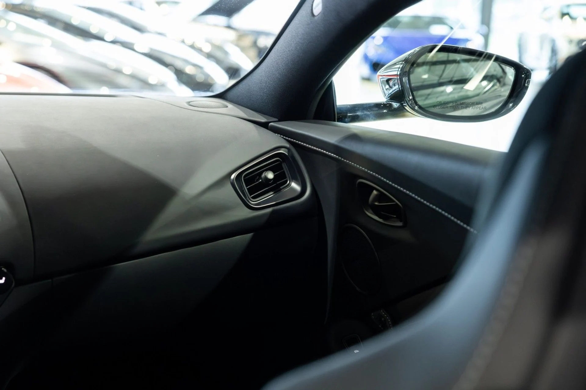 mph037_888630460_bg_f83f4c1054