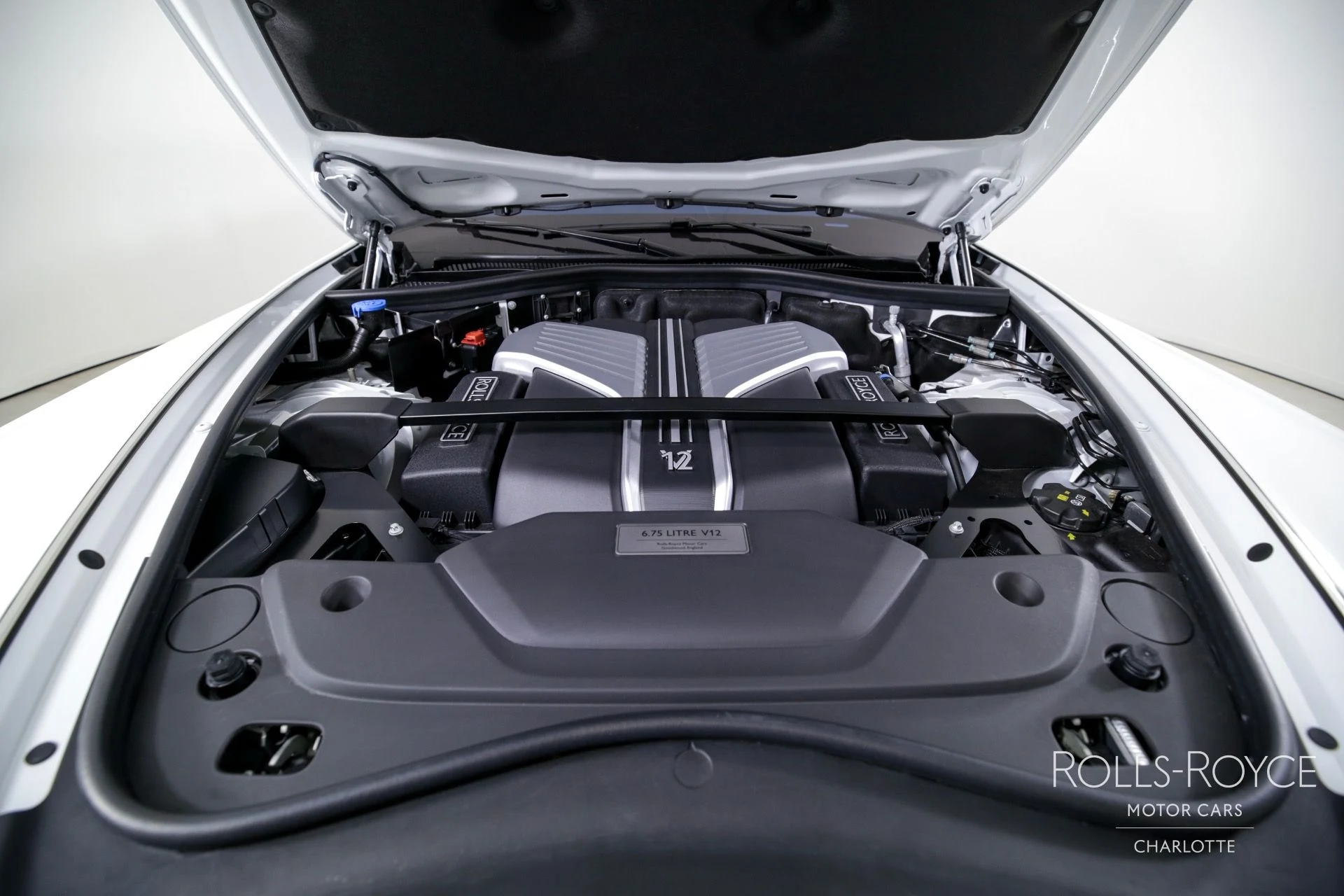 mph037_891910567_Used_2023_Rolls_Royce_Phantom_1726254604_32e751020e