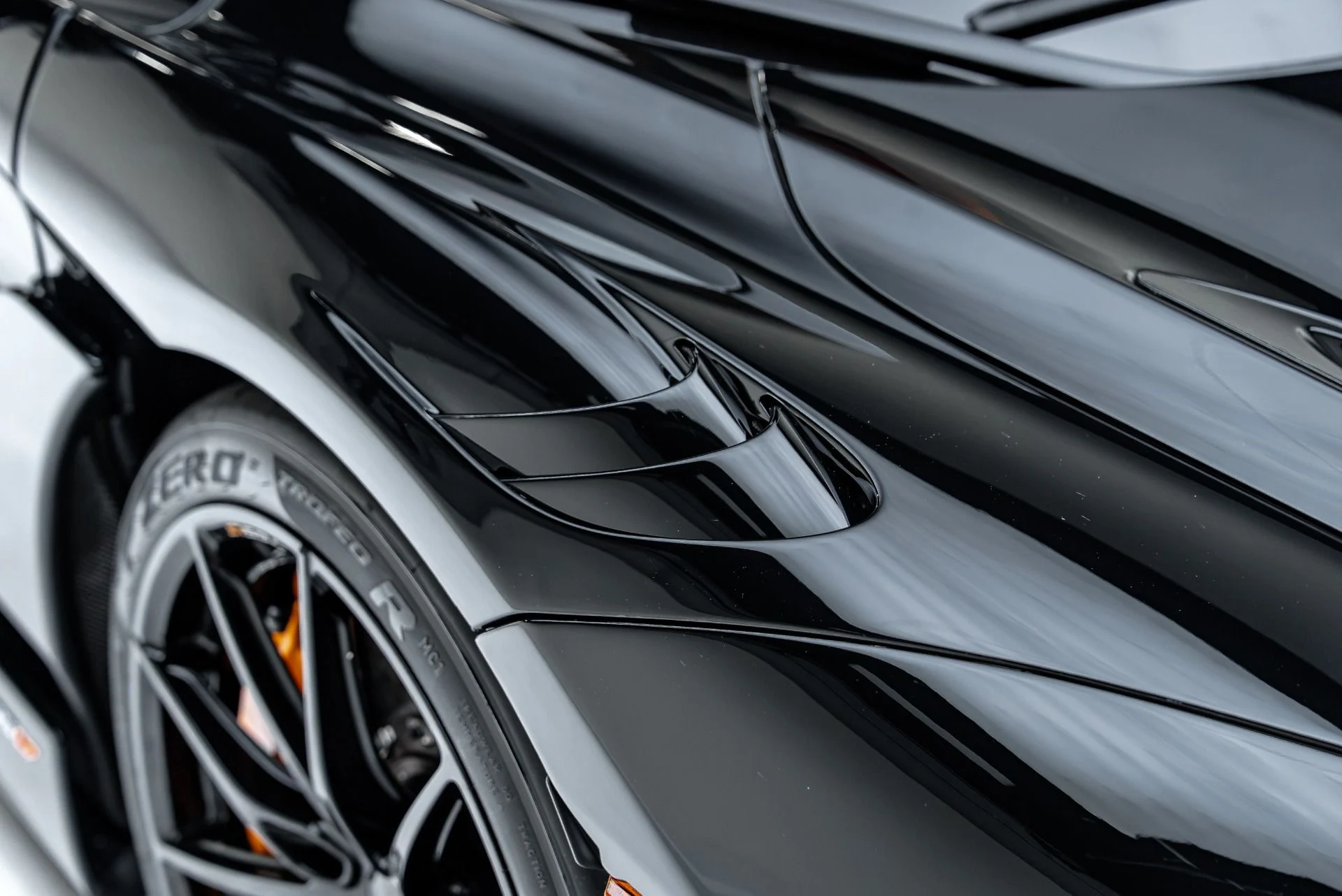 mph037_897469400_Used_2022_Mc_Laren_765_LT_Spider_1792622303_df77a5accd