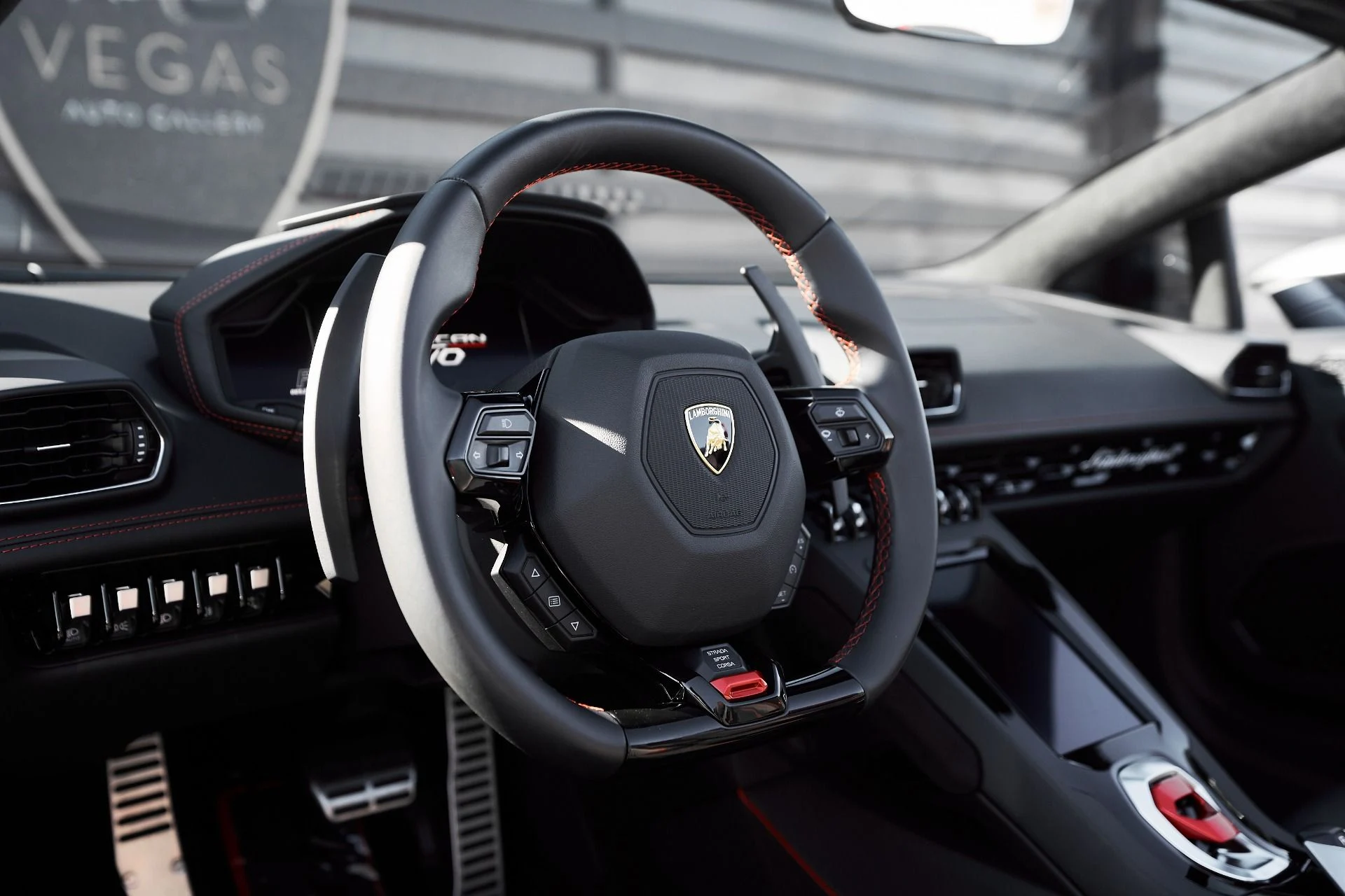 mph037_915270557_Used_2022_Lamborghini_Huracan_EVO_Base_1761357617_aebeff94a5
