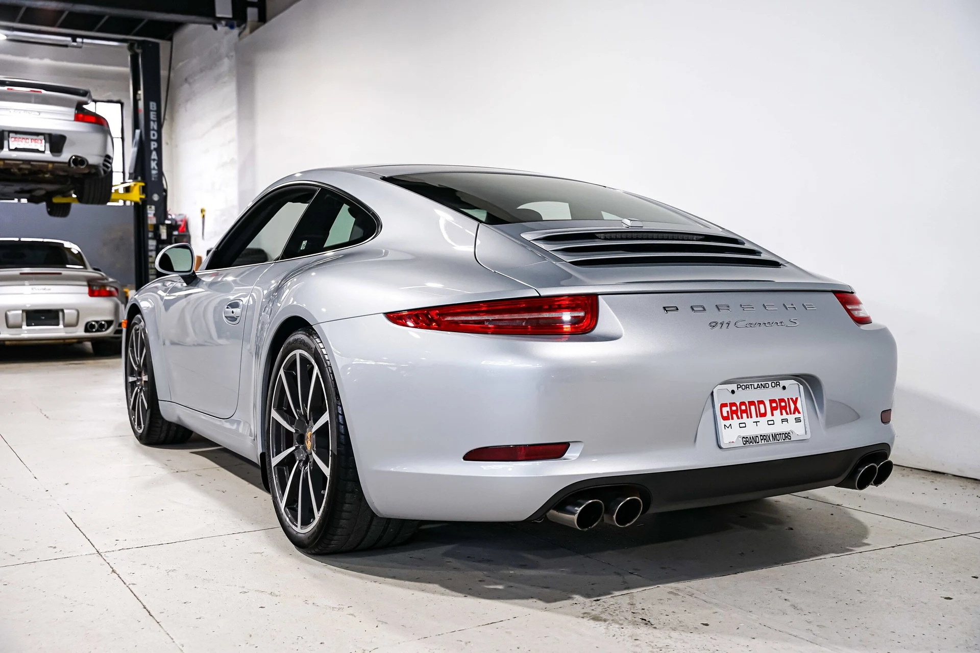 mph037_924864856_2feb526c51f50e101fcaa63612c4f1c1x_d5dc003bc8