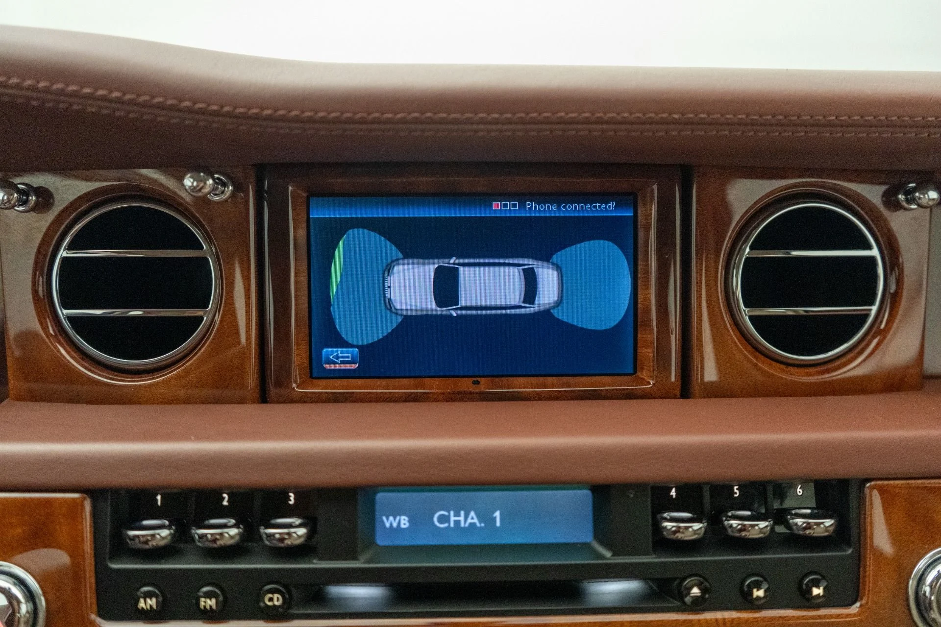 mph037_956637307_Used_2007_Rolls_Royce_Phantom_Two_Tone_Exterior_and_Interior_Chromed_Wheels_1782334657_8e1a01c548
