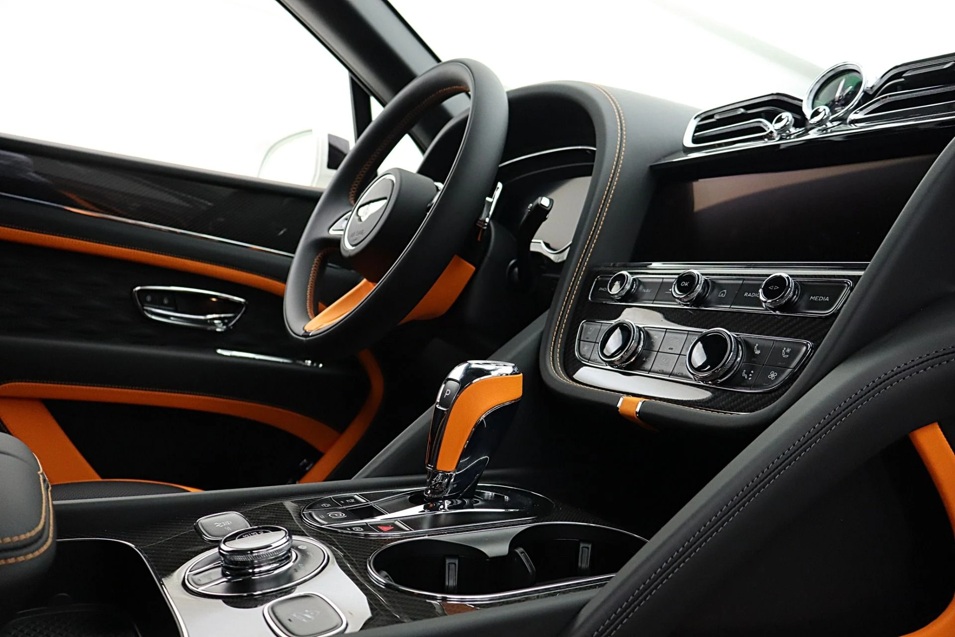 mph037_964771017_New_2026_Bentley_Bentayga_Speed_d71ba6edd1