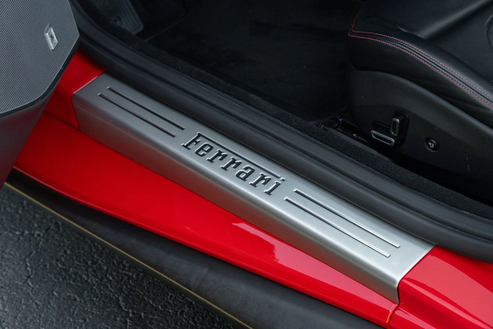 mph037_968359564_Used_2020_Ferrari_Portofino_1760457229_eacdefb131