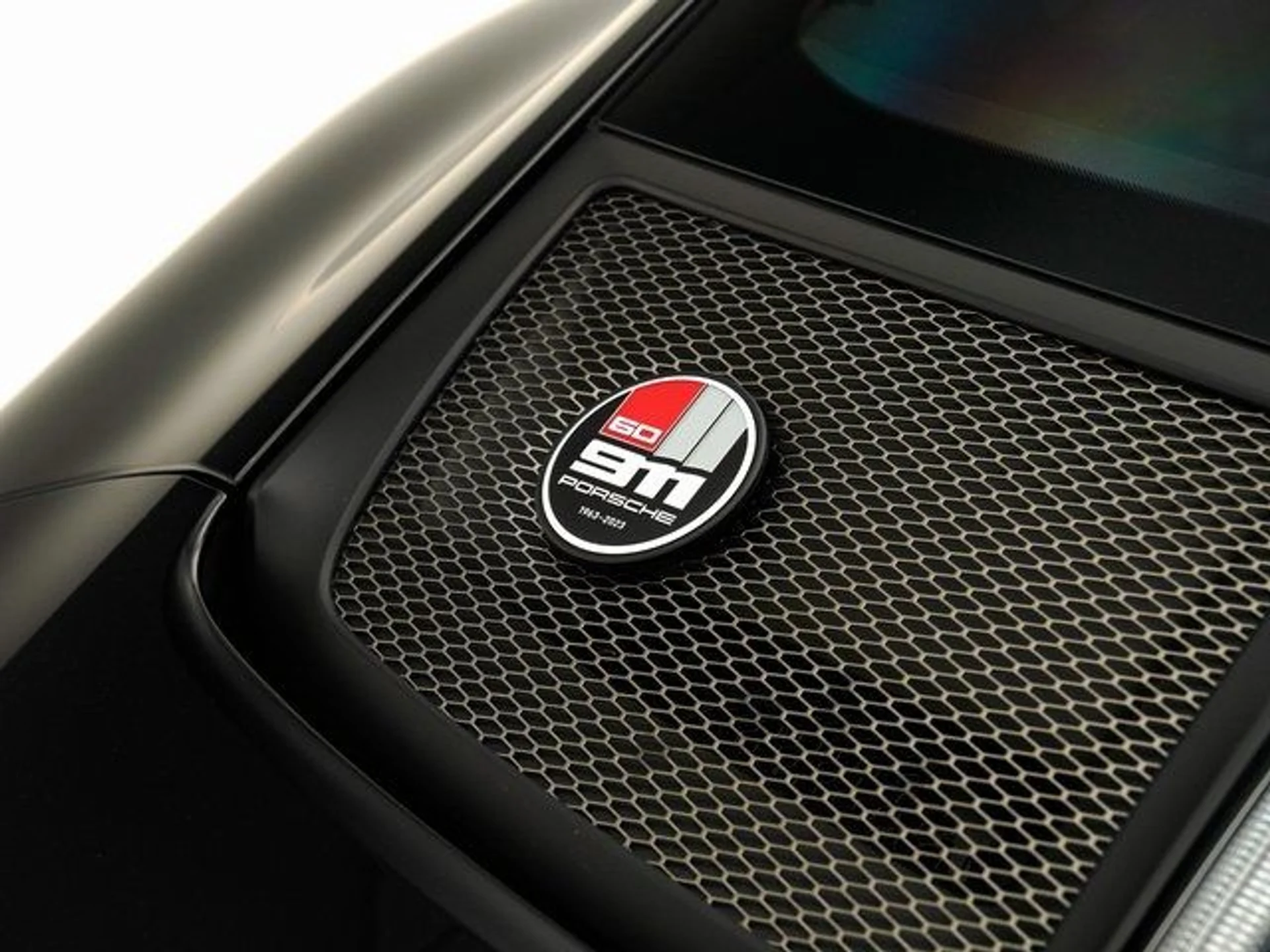 mph037_975331296_6da00849e594916f54d151afdf987014_0cff5f8656