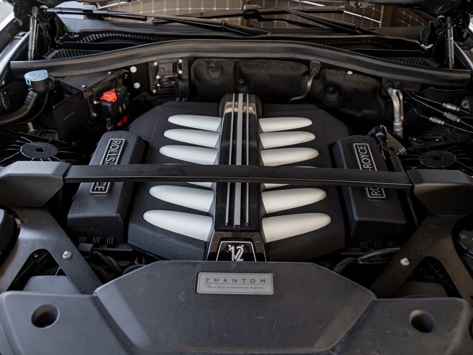 mph037_97573116_38_05e180fbde