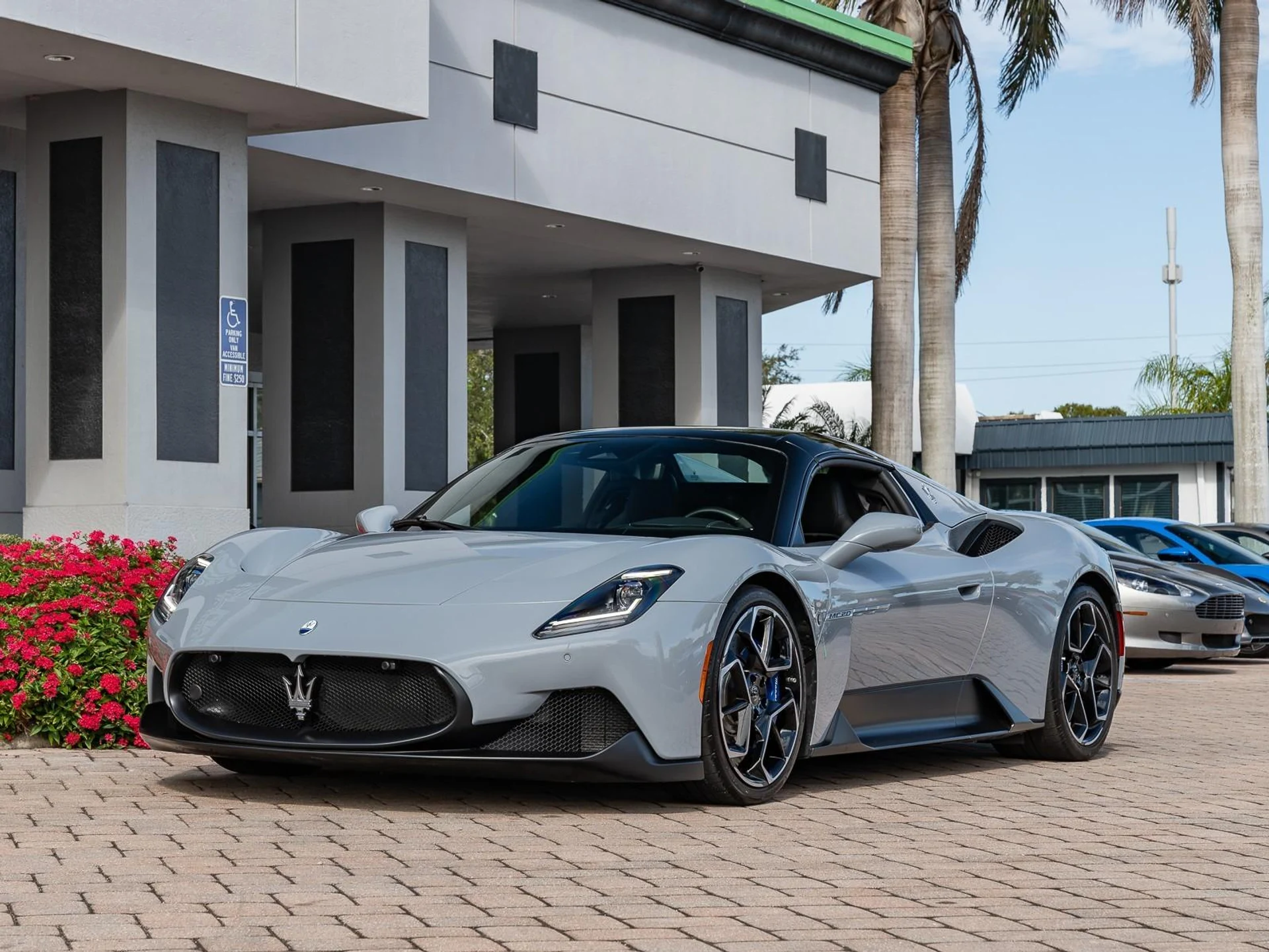mph037_979268943_Used_2023_Maserati_MC_20_Cielo_1753203993_cfd55acb7b