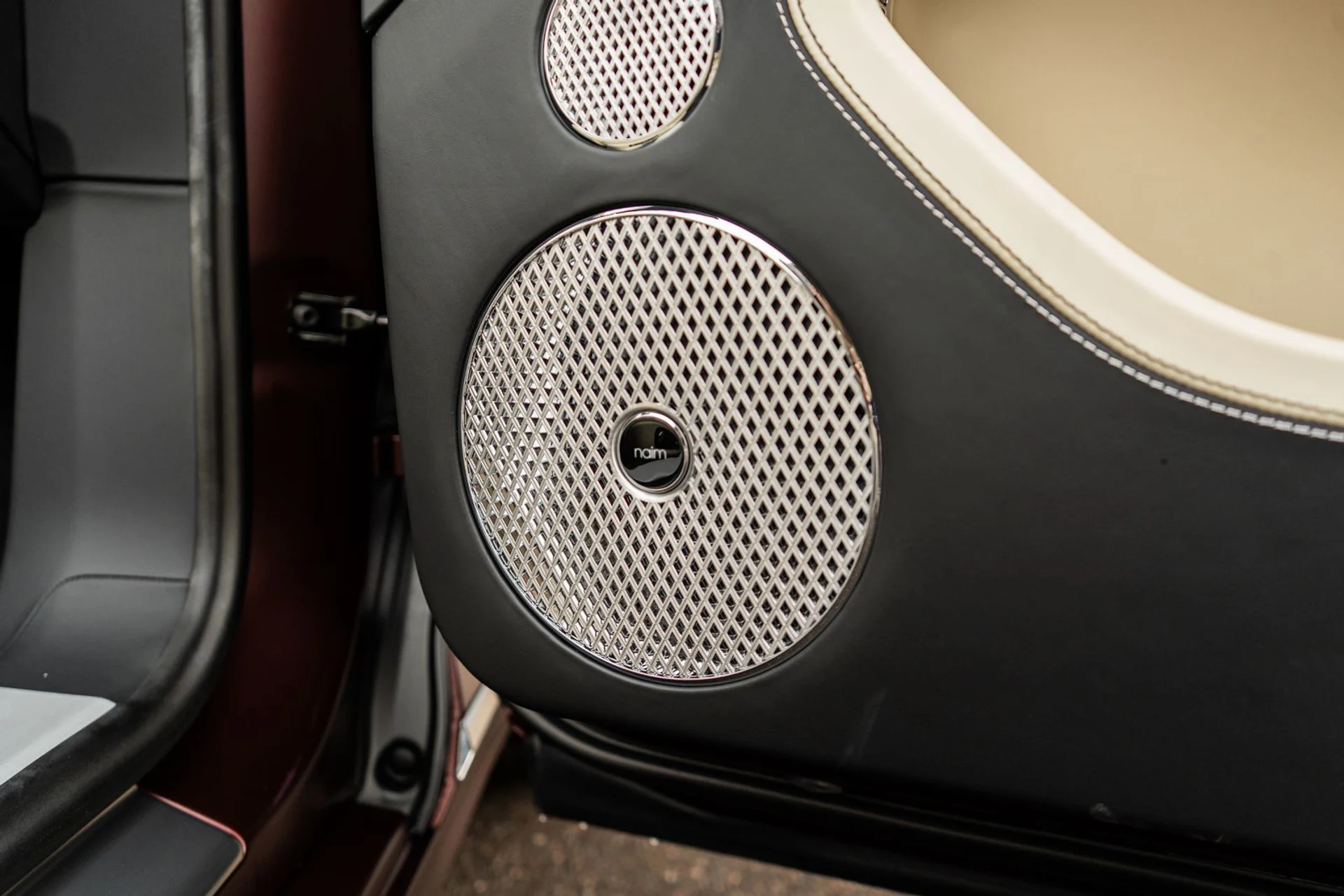 mph037_989322923_08e3c651_a2a1_4f58_931e_82f7df045f08_d9e5d5611d