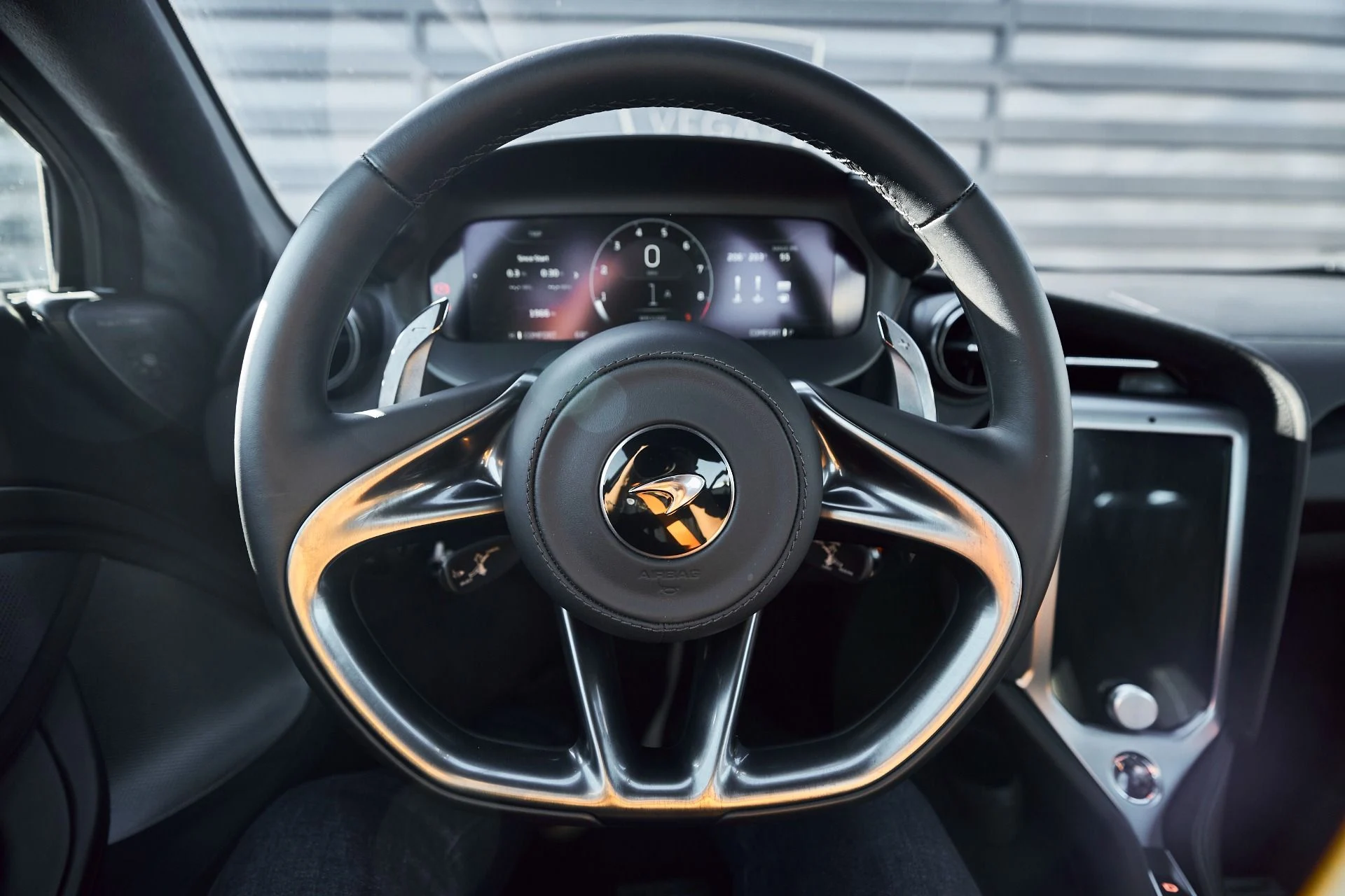 mph037_992747737_Used_2024_Mc_Laren_750_S_1765410693_c5eeead87f