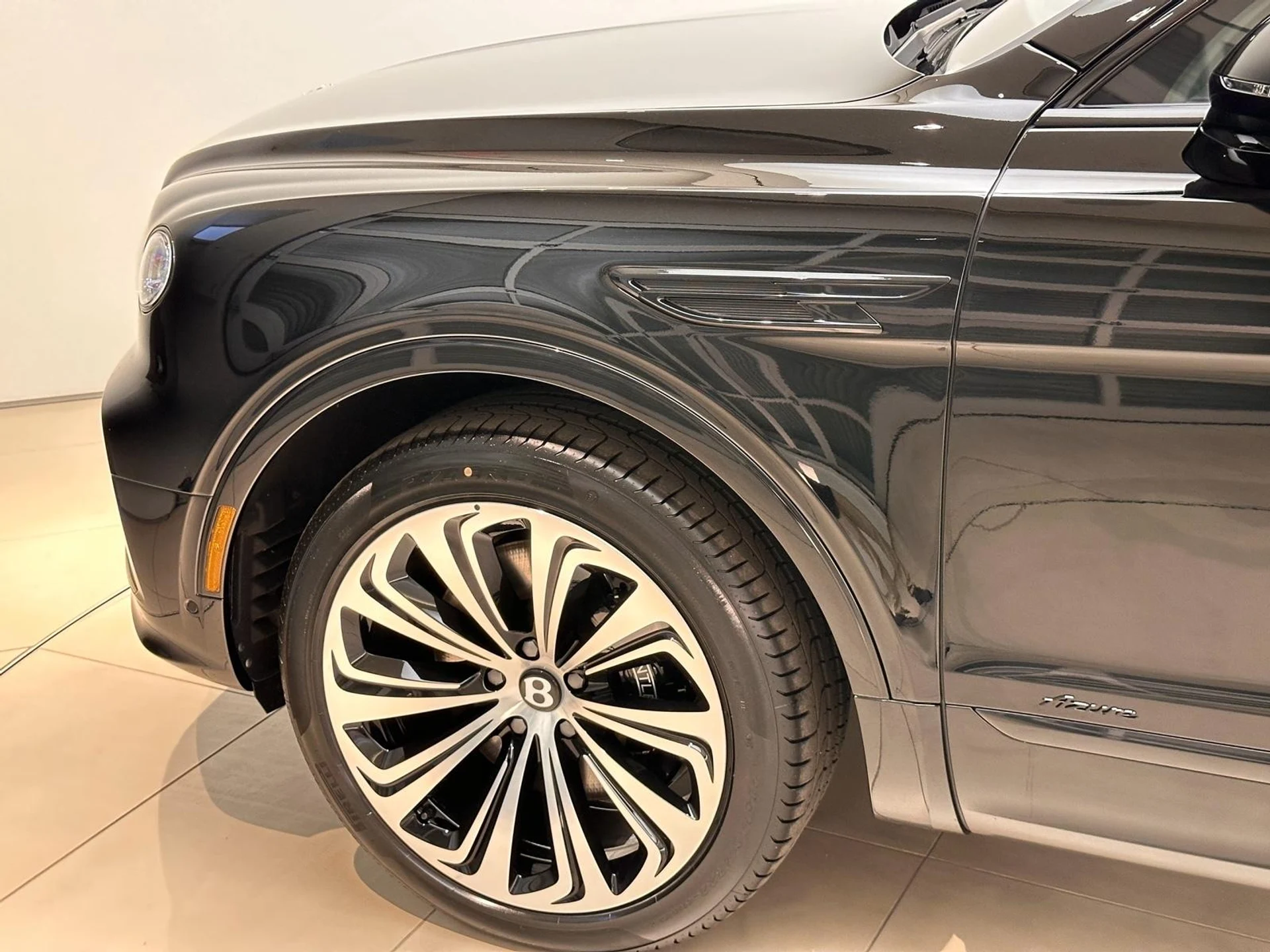 mph038_1004612513_Used_2024_Bentley_Bentayga_V8_1773982924_ab45881579