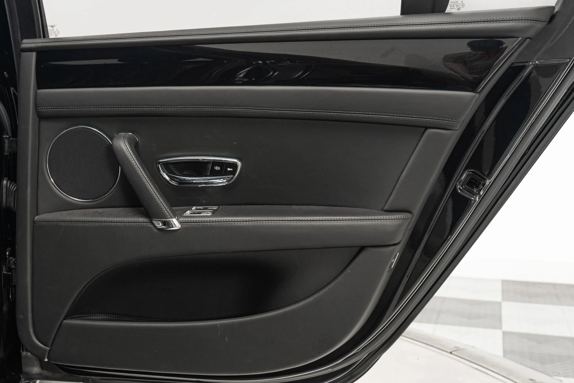 mph038_1013527088_Used_2015_Bentley_Flying_Spur_W12_1759873235_db801b748c