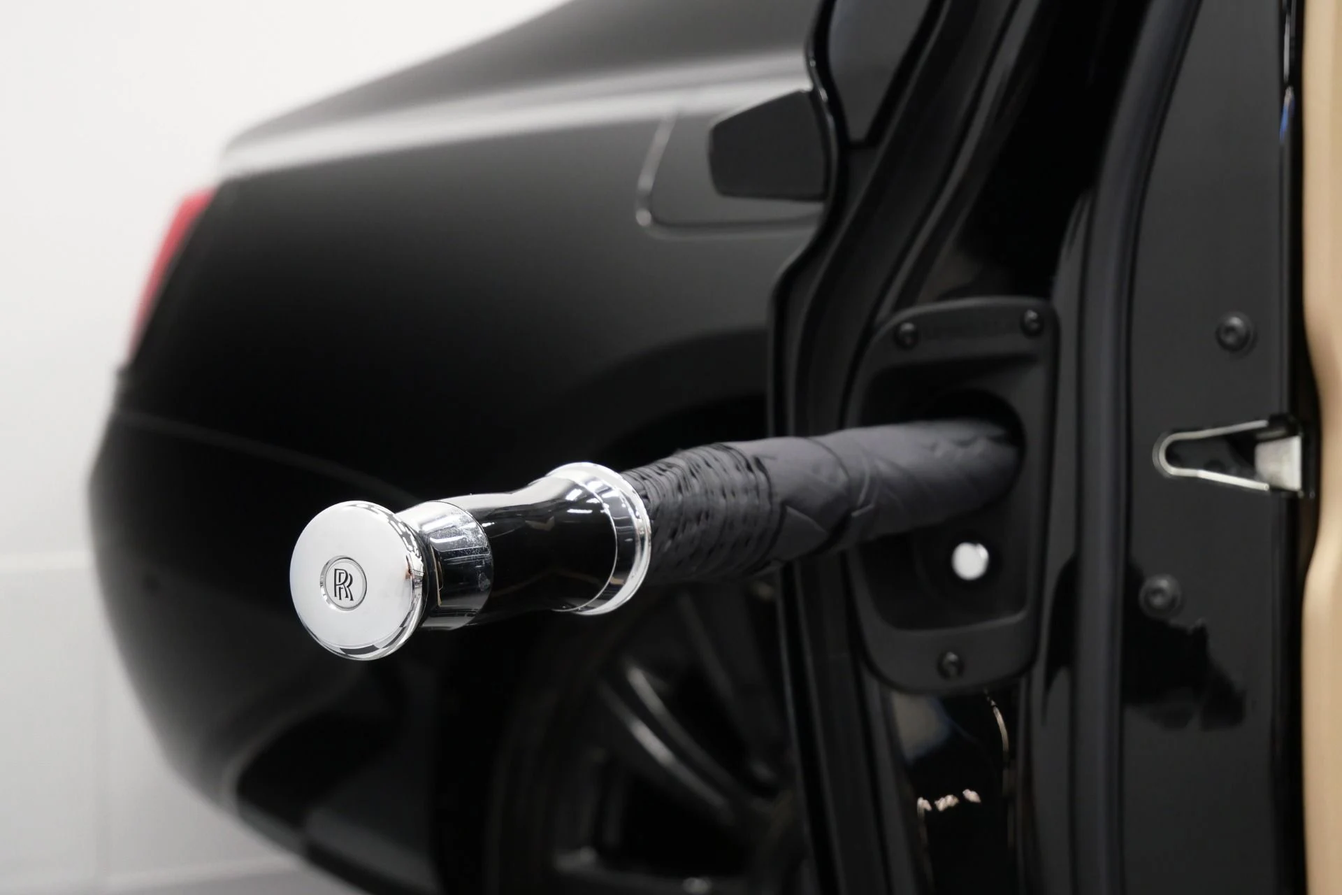 mph038_1032740111_Used_2022_Rolls_Royce_Ghost_1773936273_b88db44a55