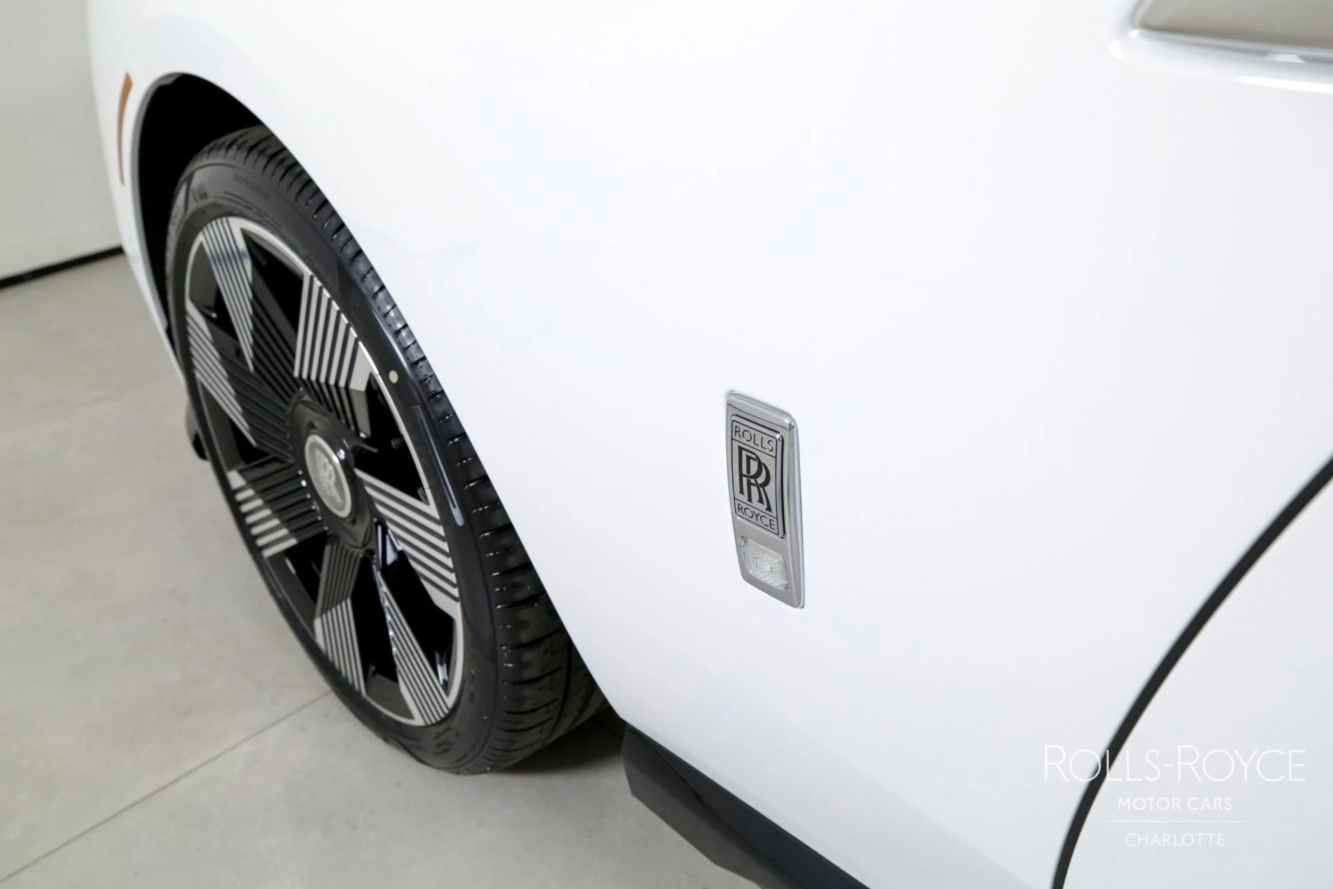 mph038_103757036_Used_2024_Rolls_Royce_Spectre_1710280015_b57ec10f70
