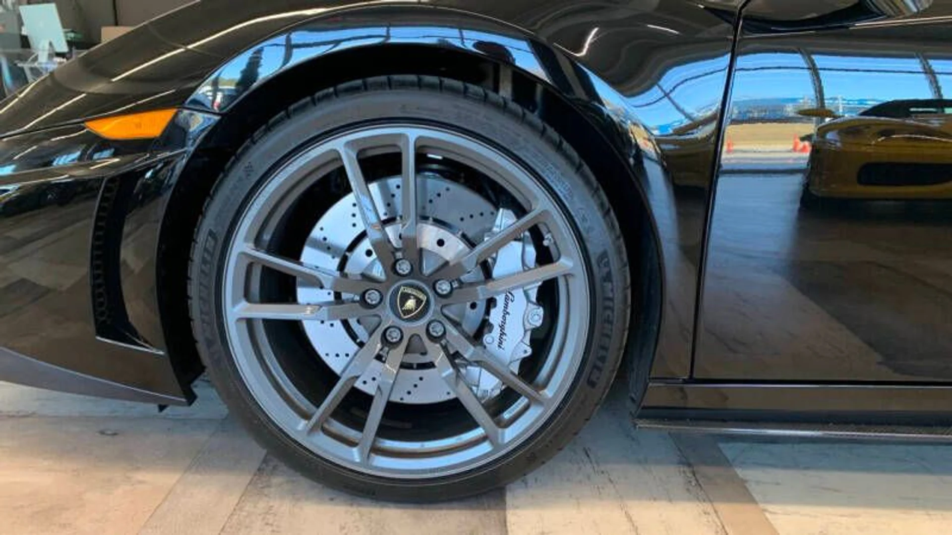 mph038_1045330011_2012_lamborghini_gallardo_lp_570_4_spyder_performante_awd_2dr_convertible_848513bba1