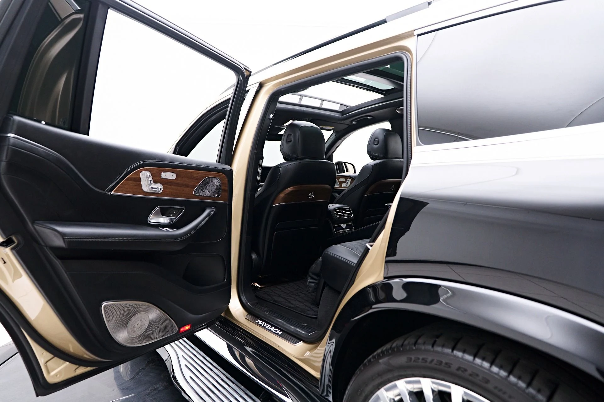 mph038_1047513660_Used_2024_Mercedes_Benz_GLS_Maybach_GLS_600_1754703723_0e98af54ef