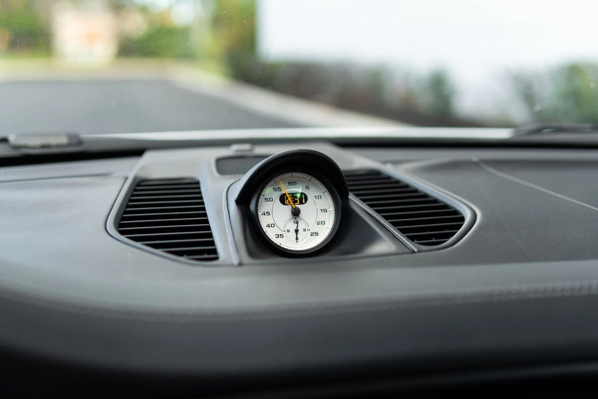 mph038_1050999869_Used_2015_Porsche_911_GT_3_1766771055_8fe15ec937