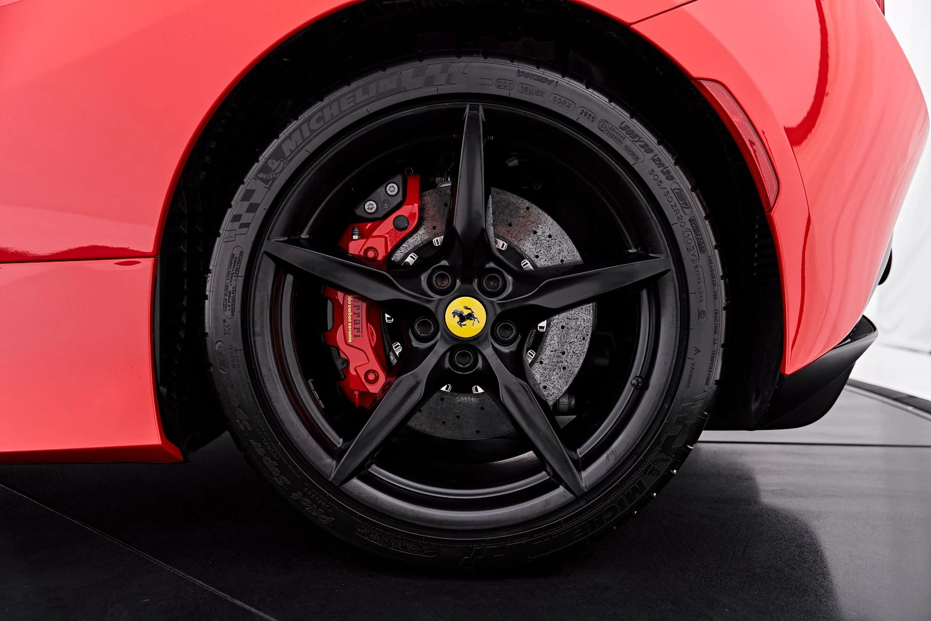 mph038_1056048287_Used_2020_Ferrari_F8_Tributo_Base_1787788450_2684befc37