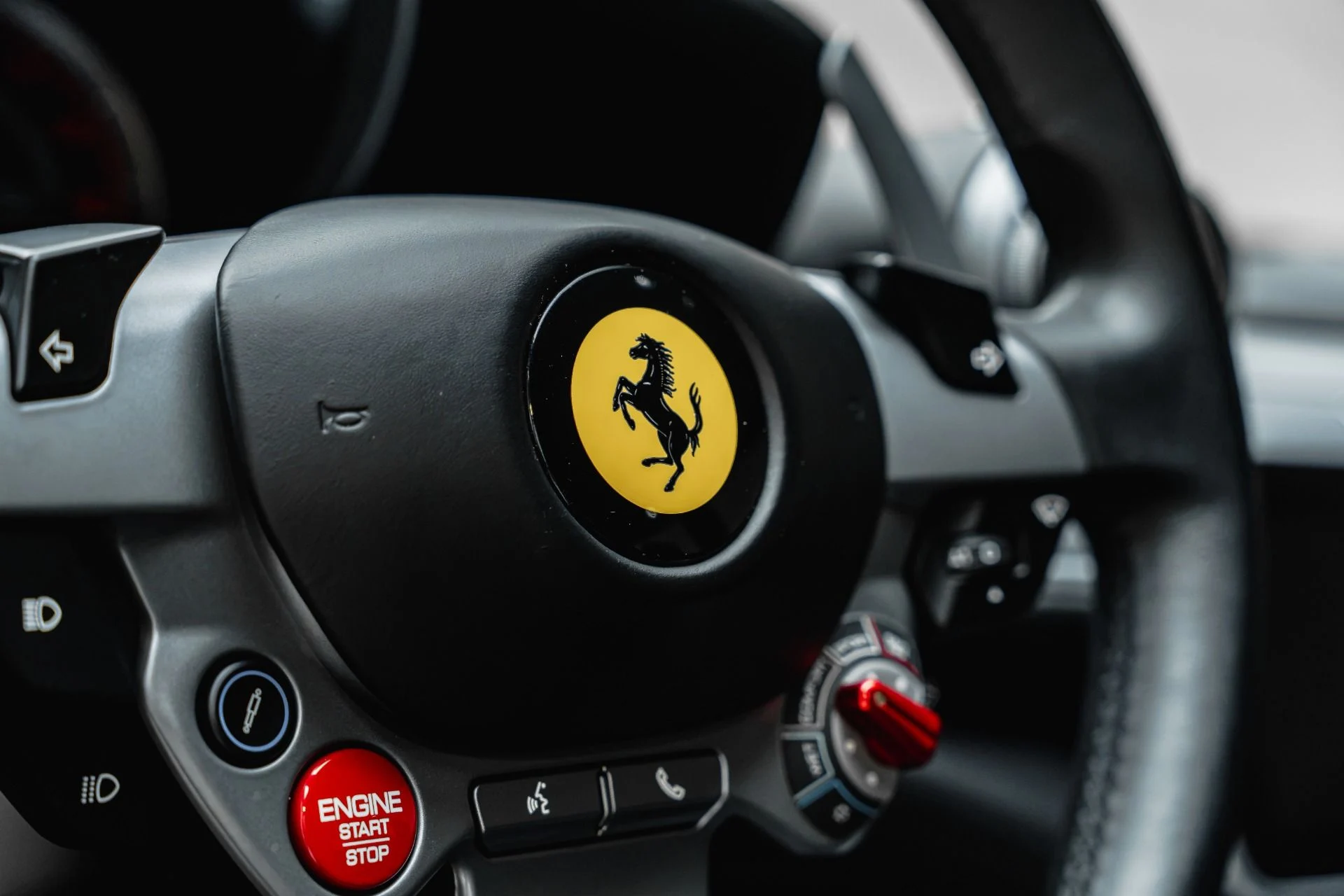 mph038_1061119642_Used_2018_Ferrari_GTC_4_Lusso_T_1783036236_4dfe461db6