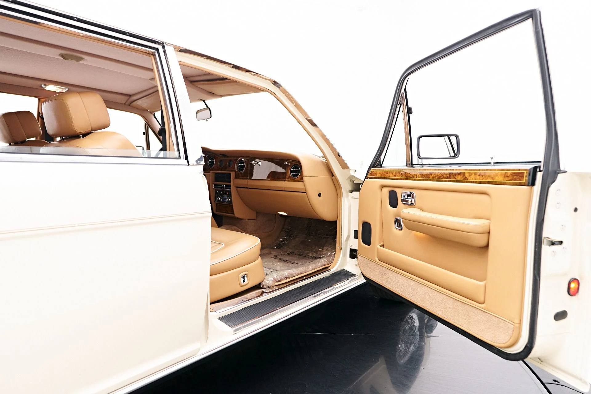 mph038_1068389087_Used_1990_Rolls_Royce_Silver_Spur_1755058774_9c47cddcdf