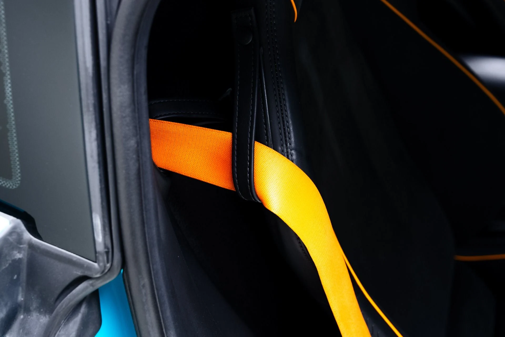 mph038_1068573770_Used_2023_Mc_Laren_Artura_1770682323_2fbc101846