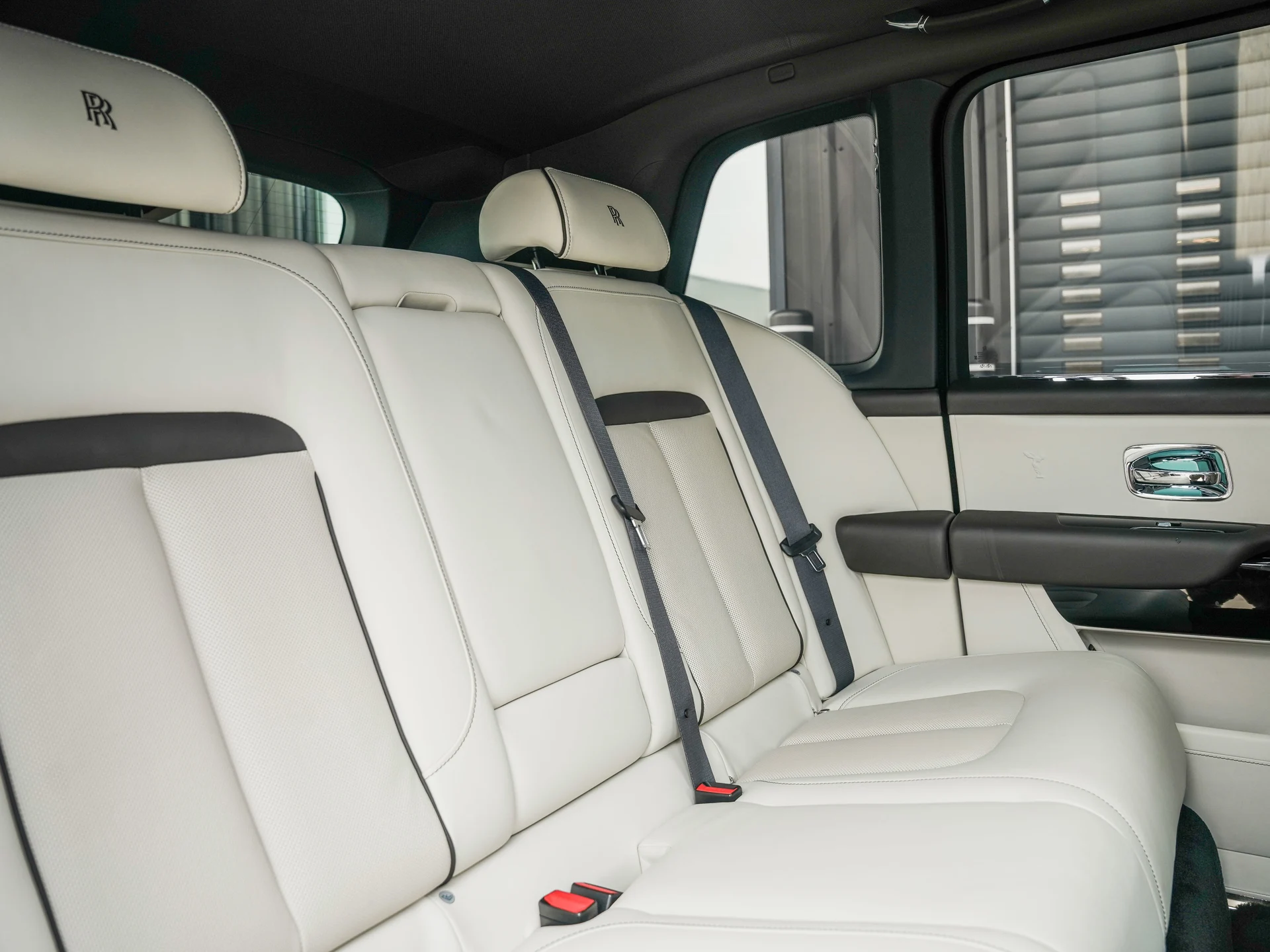 mph038_107872324_39_fcd32920f0