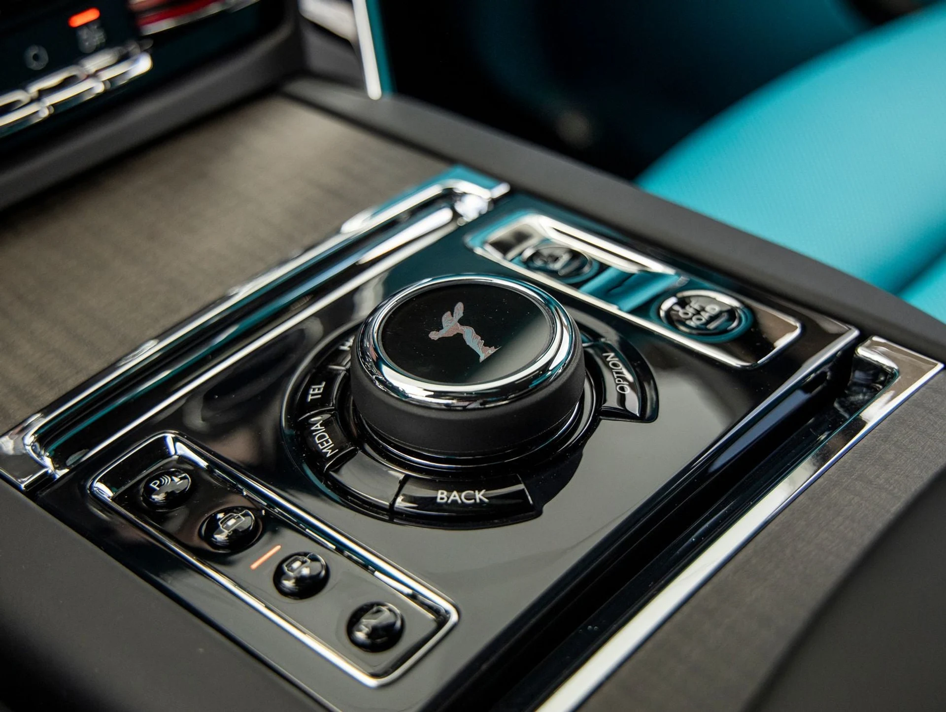 mph038_1079823954_39_562e01cd62