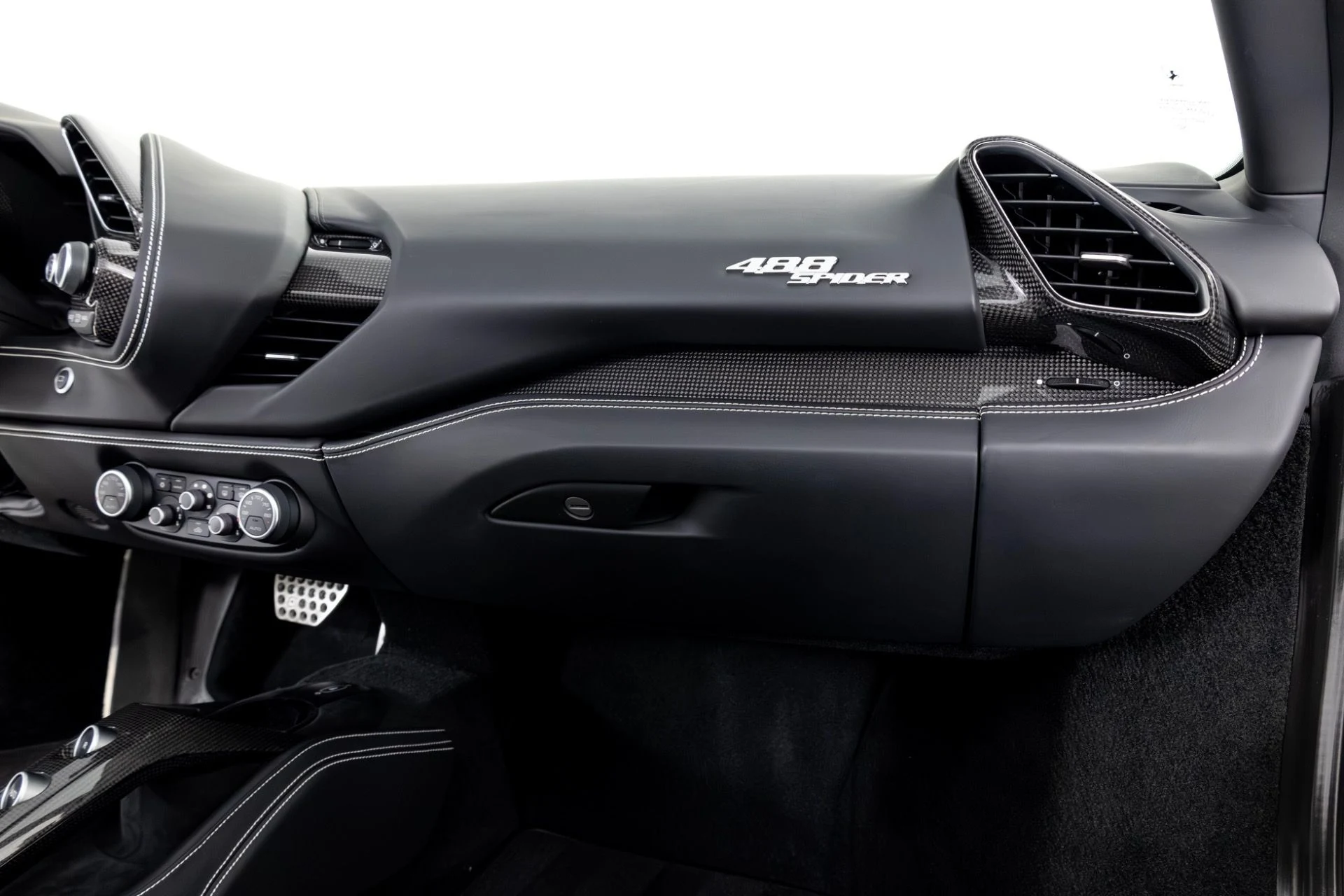 mph038_1082714317_Used_2018_Ferrari_488_Spider_1768934441_41559a3043