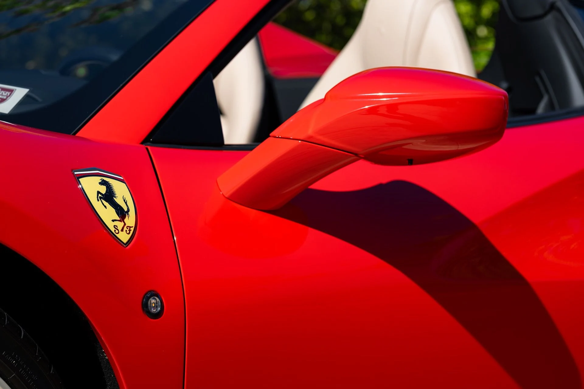 mph038_1084101591_Used_2022_Ferrari_F8_Spider_1791574017_02b58b0222