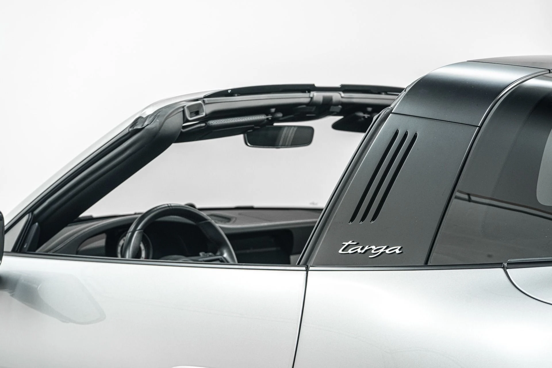 mph038_108506664_Used_2022_Porsche_911_Targa_4_GTS_1781103510_f0e0b0d29f