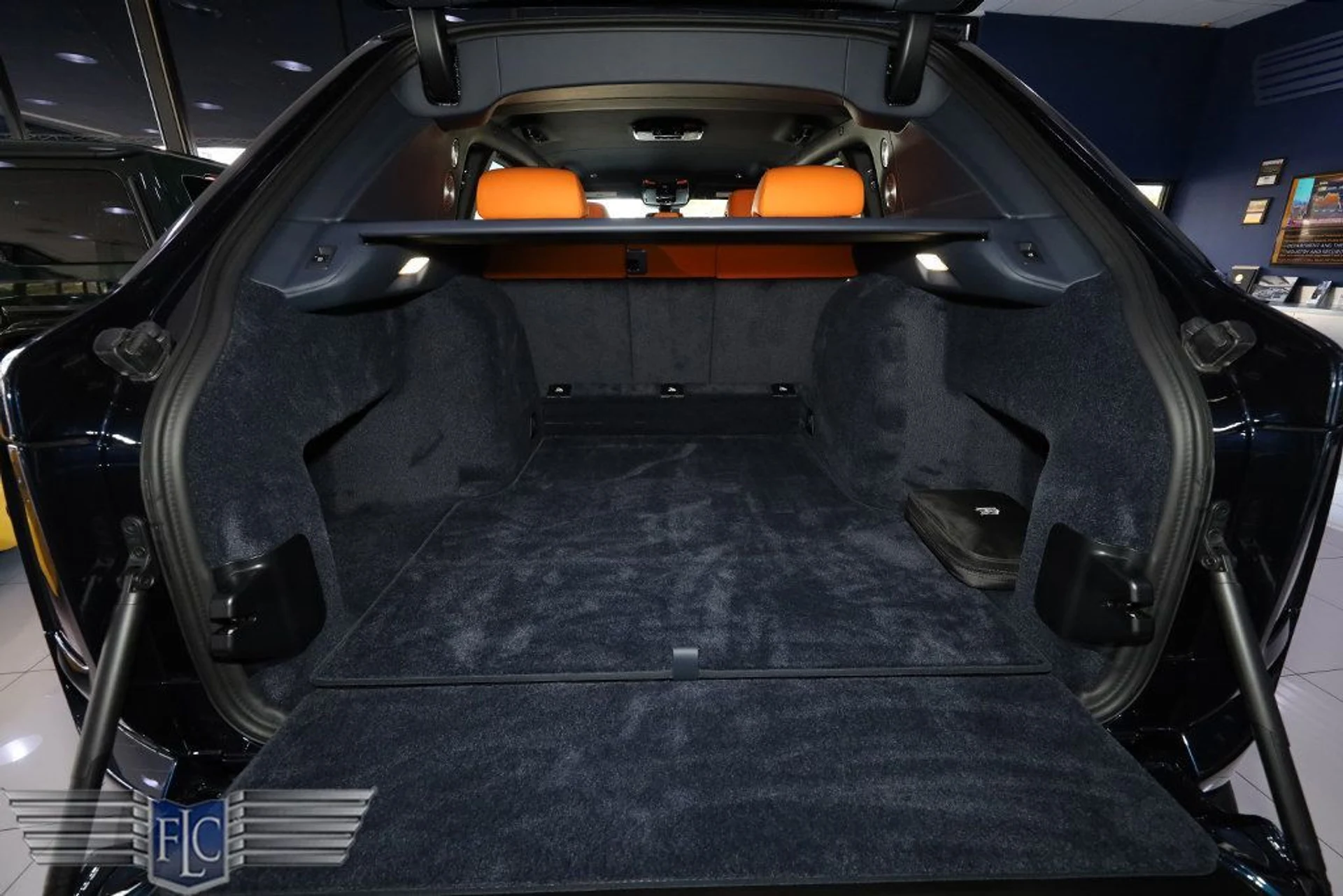 mph038_1101893961_used_2023_rolls_royce_cullinan_sportutility_6305_22995243_39_1024_027ade71ad