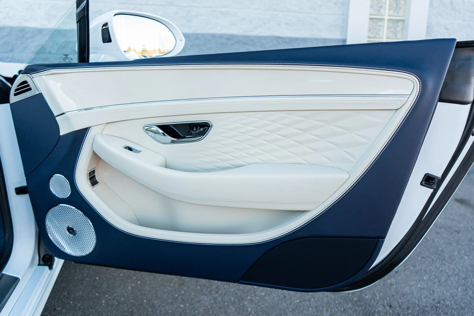 mph038_1103683089_71e16fb7_1b5e_472b_bb28_8d4d527c0a15_446b650efb