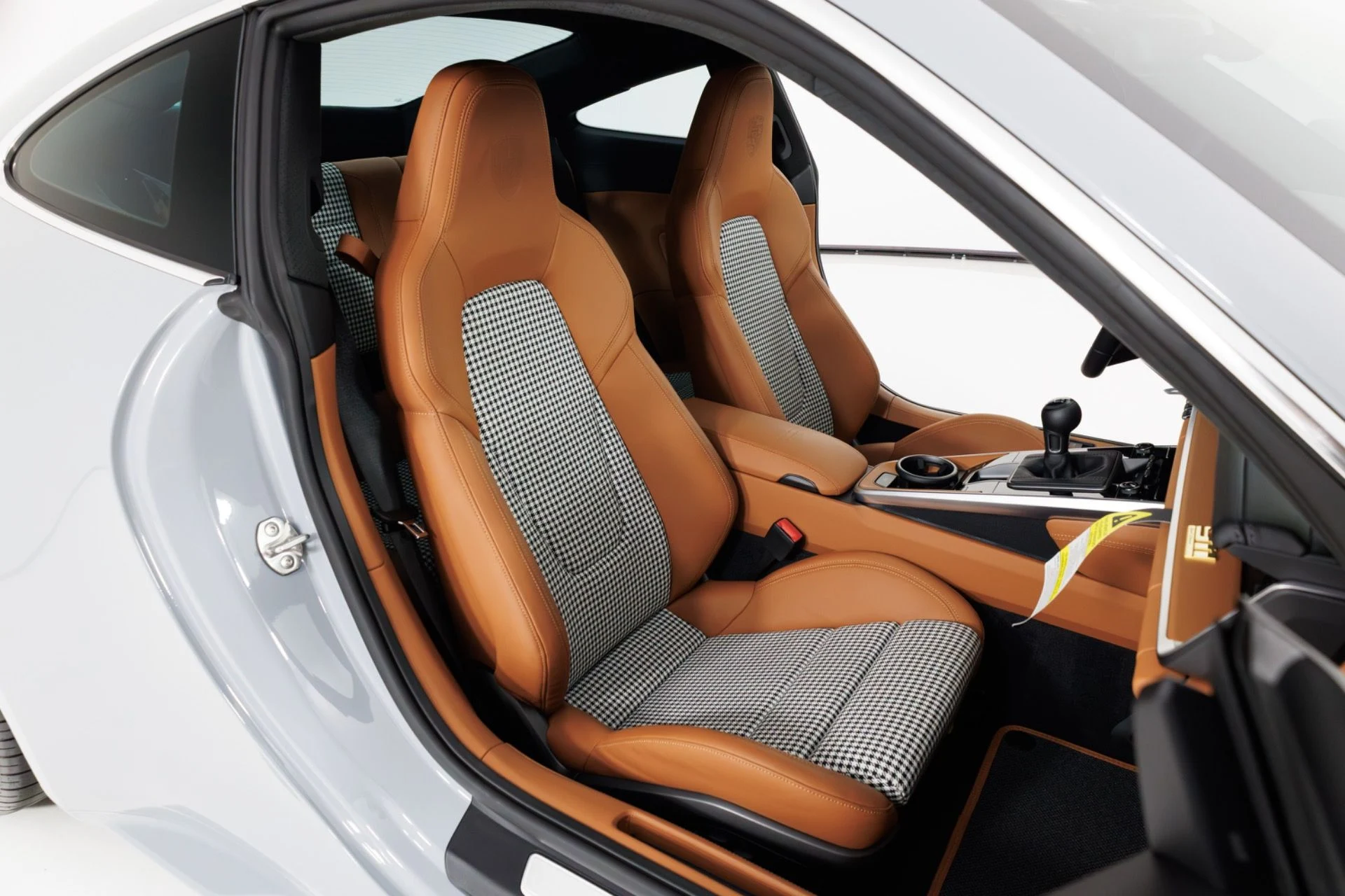 mph038_1106206921_Used_2023_Porsche_911_Sport_Classic_1775497646_3e5ea0c4e2