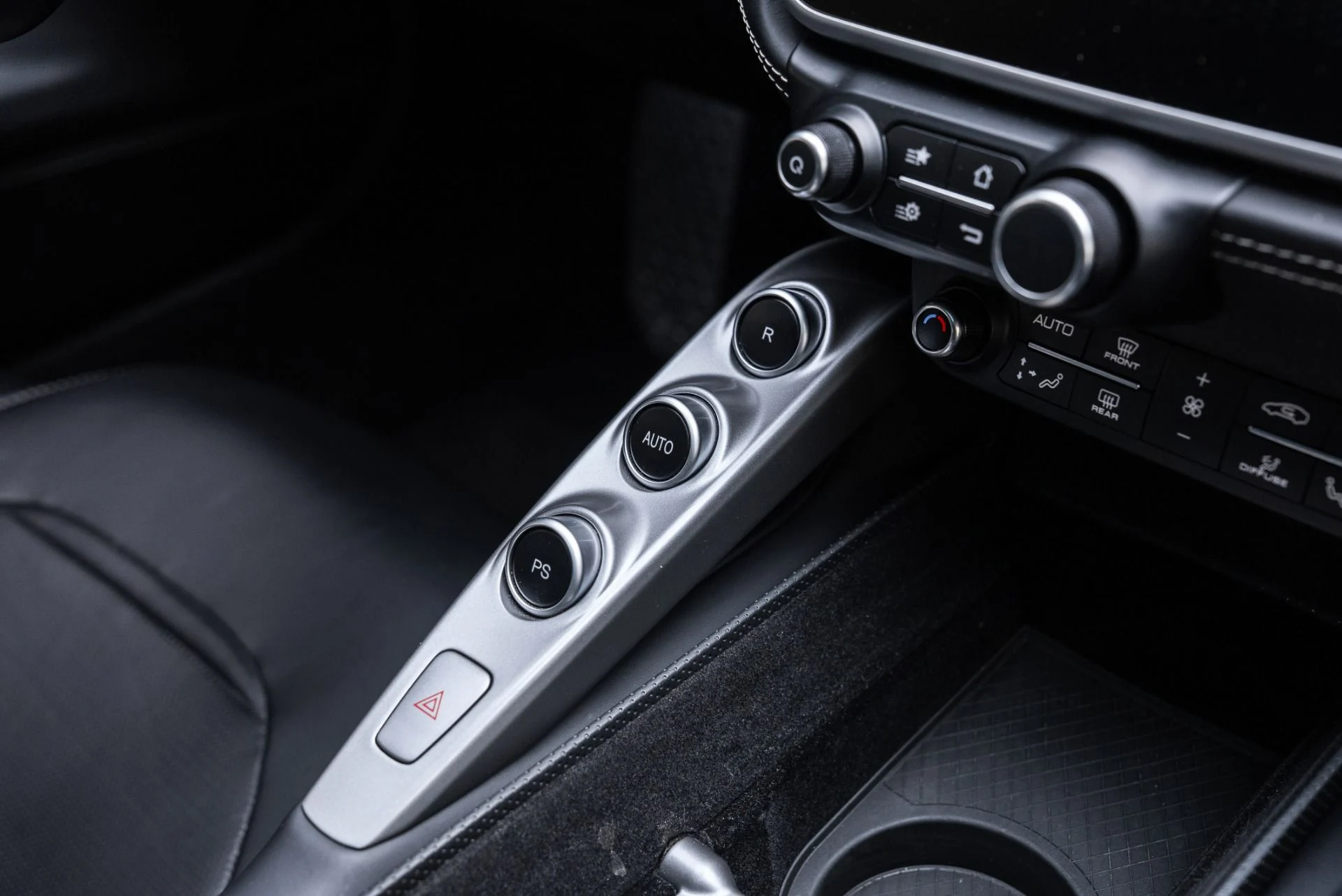 mph038_1125629191_Used_2018_Ferrari_GTC_4_Lusso_1768413901_013cf91a80