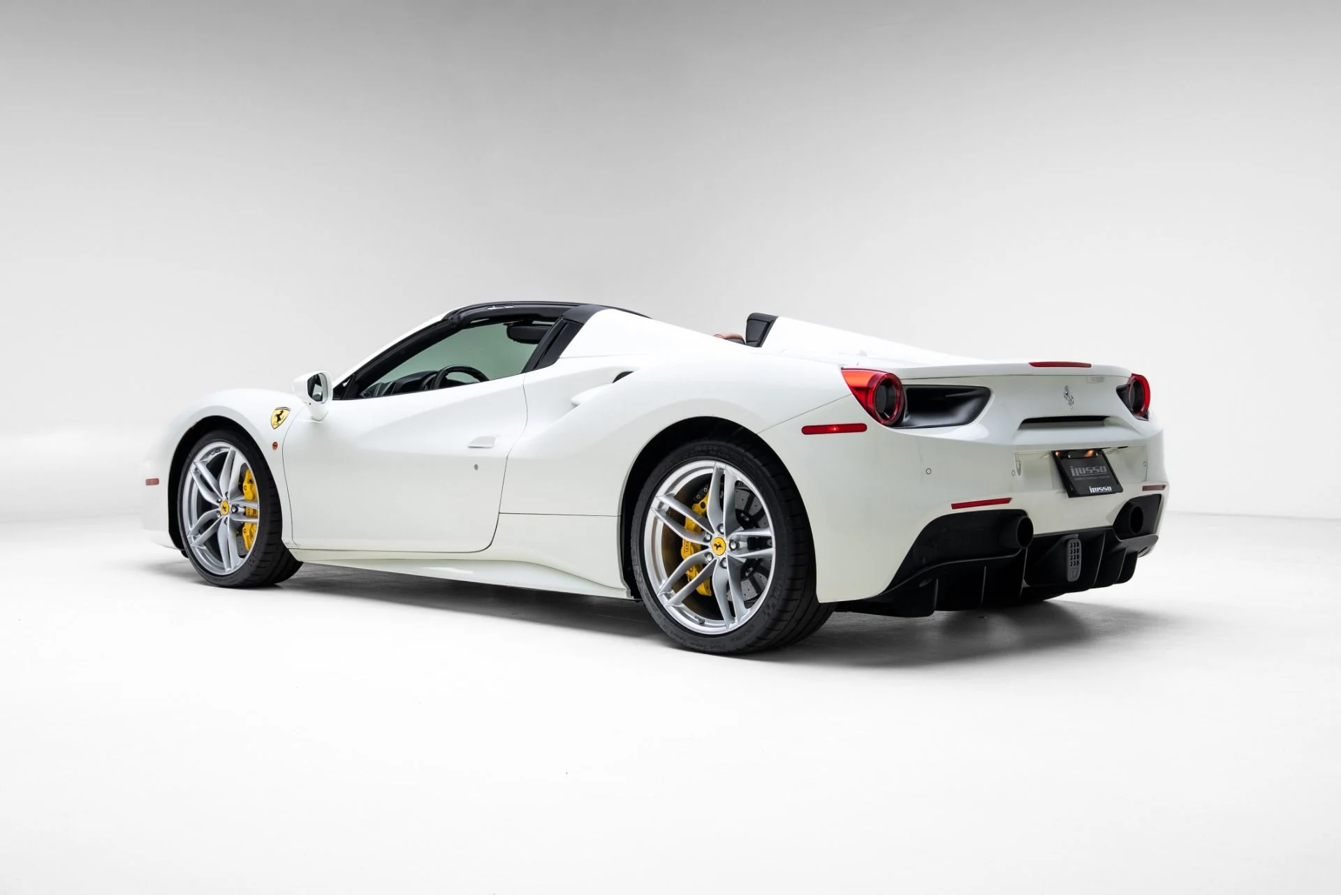 mph038_1136365378_Used_2018_Ferrari_488_Spider_1774383951_2d1a40cdd6