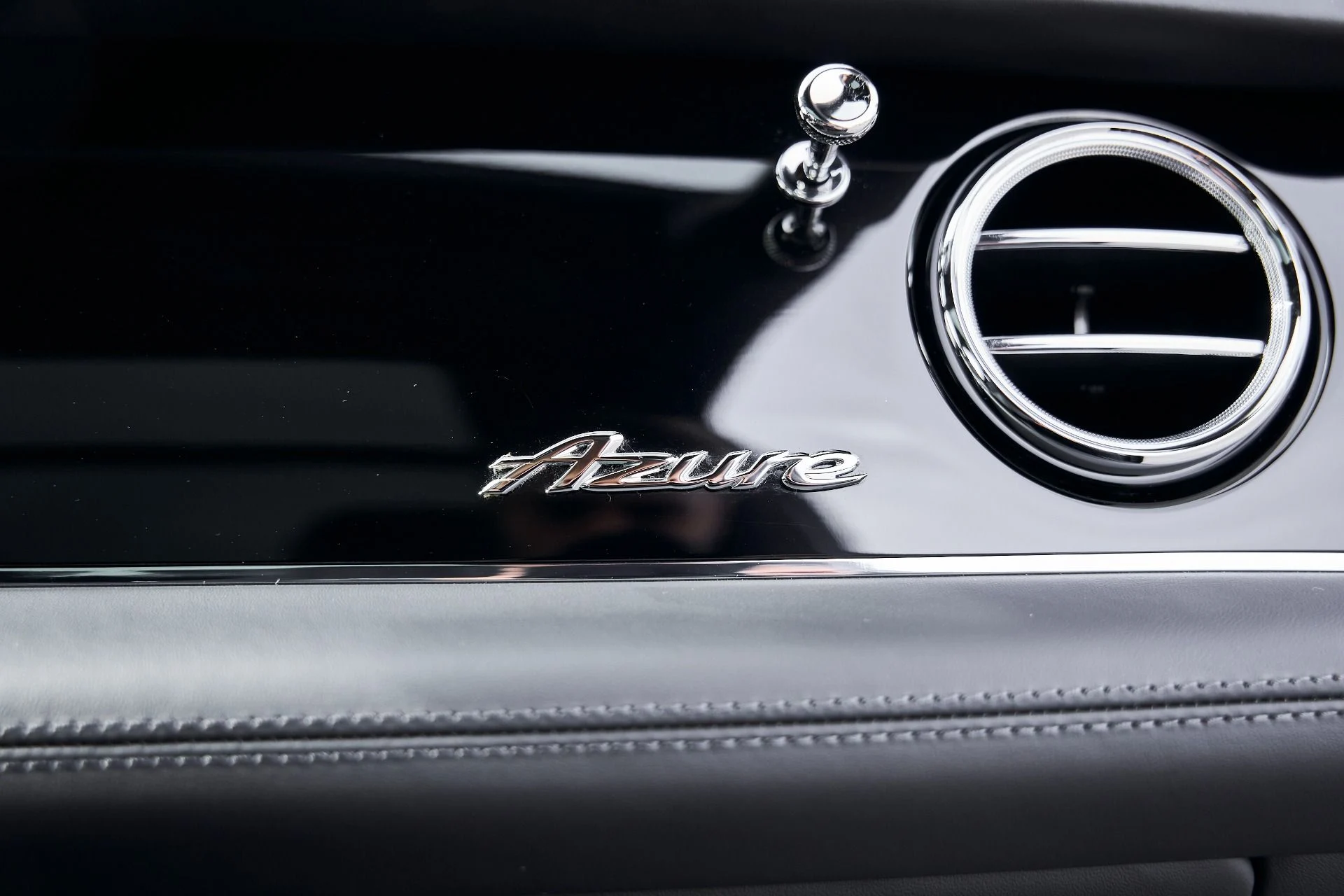 mph038_1138433919_Used_2023_Bentley_Bentayga_EWB_Azure_1769048654_7697873dff