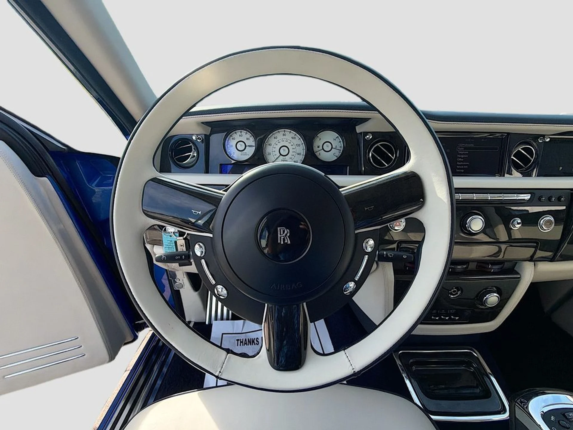 mph038_114042722_c1c3b31a35208e78d4fd2513bb21cdafx_9c27343dd4