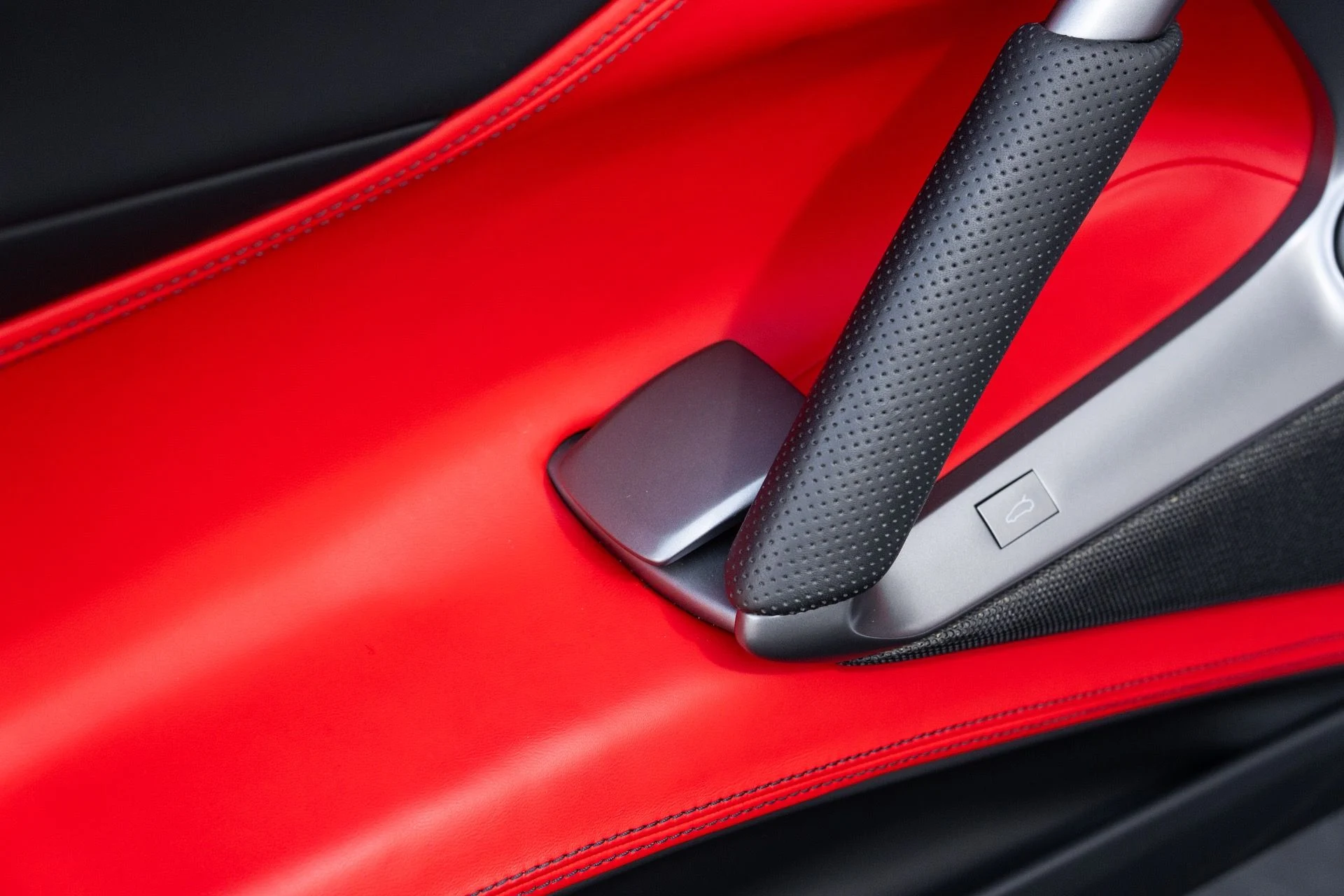 mph038_1152358617_Used_2021_Ferrari_812_GTS_1770760460_ae66e5ce73