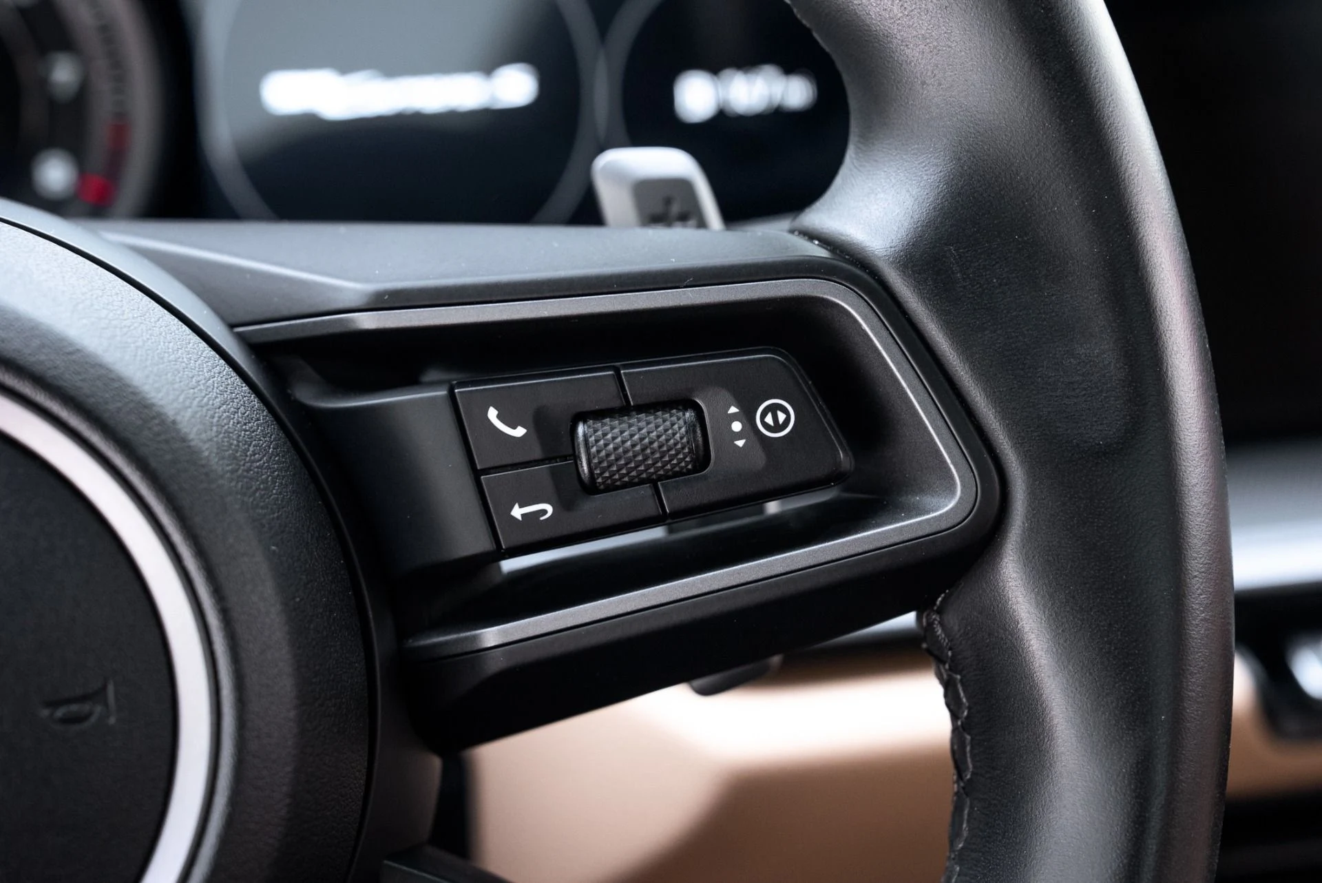 mph038_1160559002_Used_2021_Porsche_911_Carrera_S_1775865485_d5bc7a7629